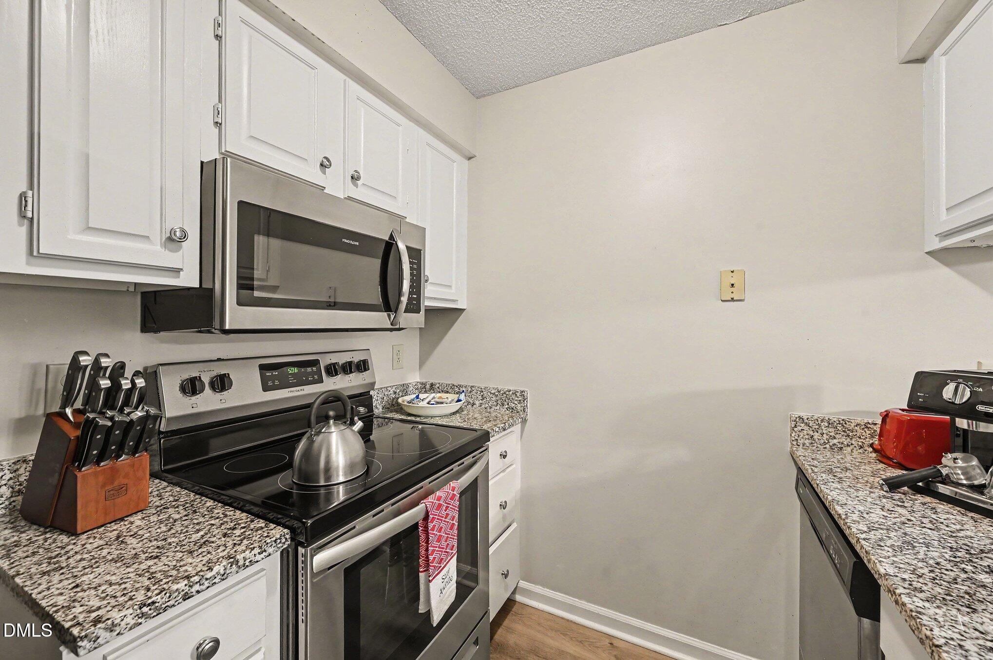 3331 Tarleton E B 08 Property Photo 4