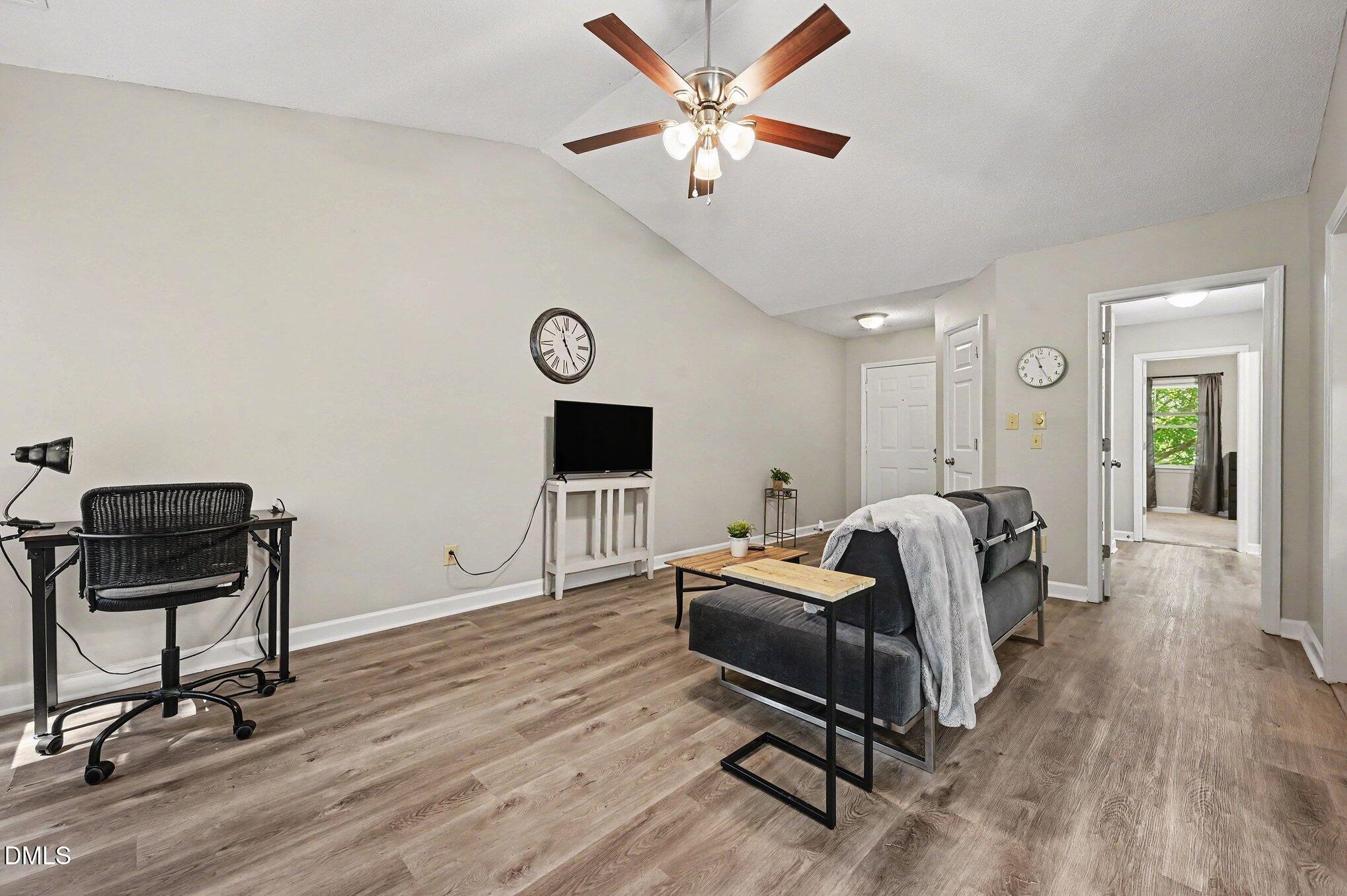 3331 Tarleton E B 08 Property Photo 10