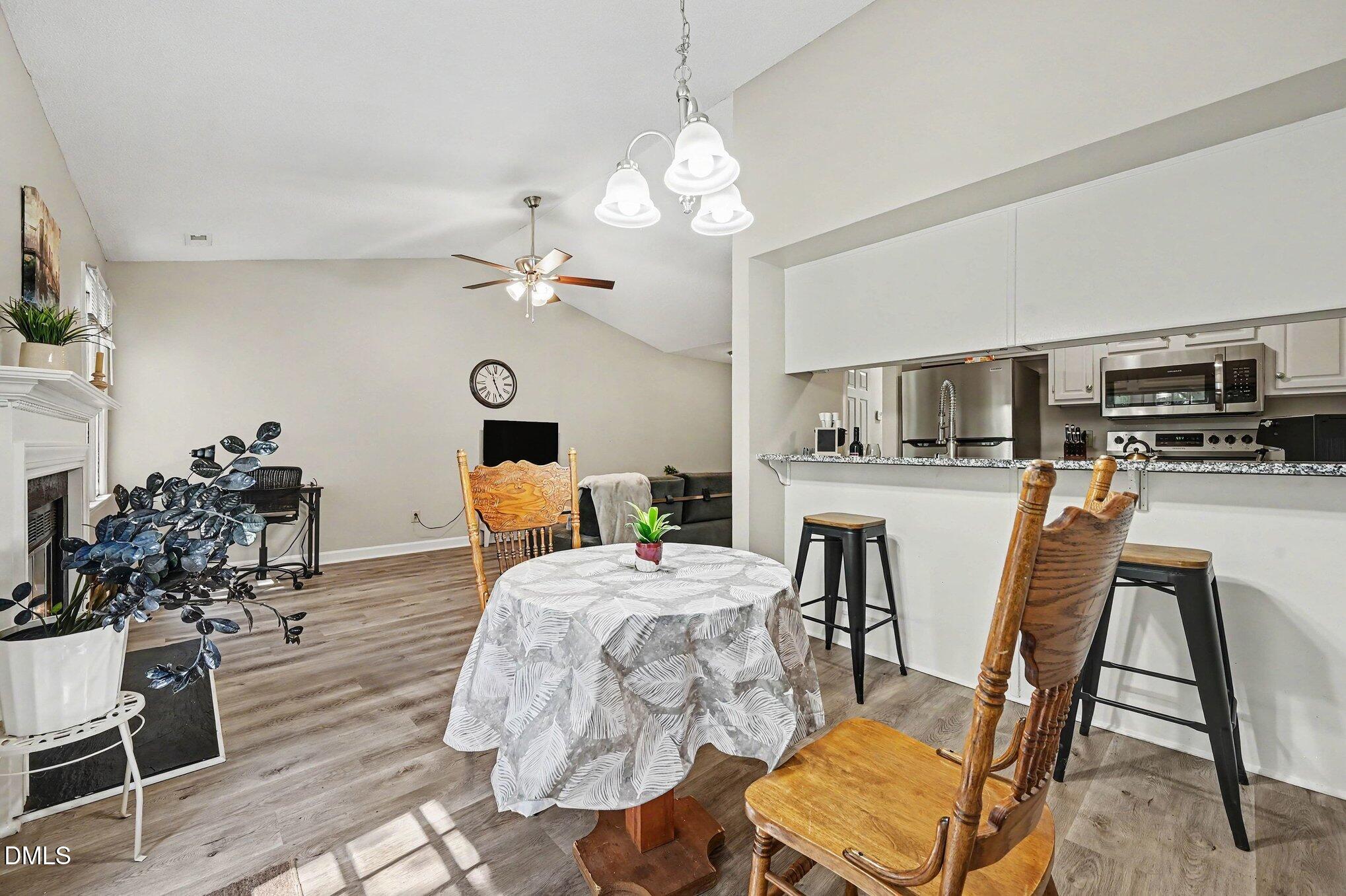 3331 Tarleton E B 08 Property Photo 11