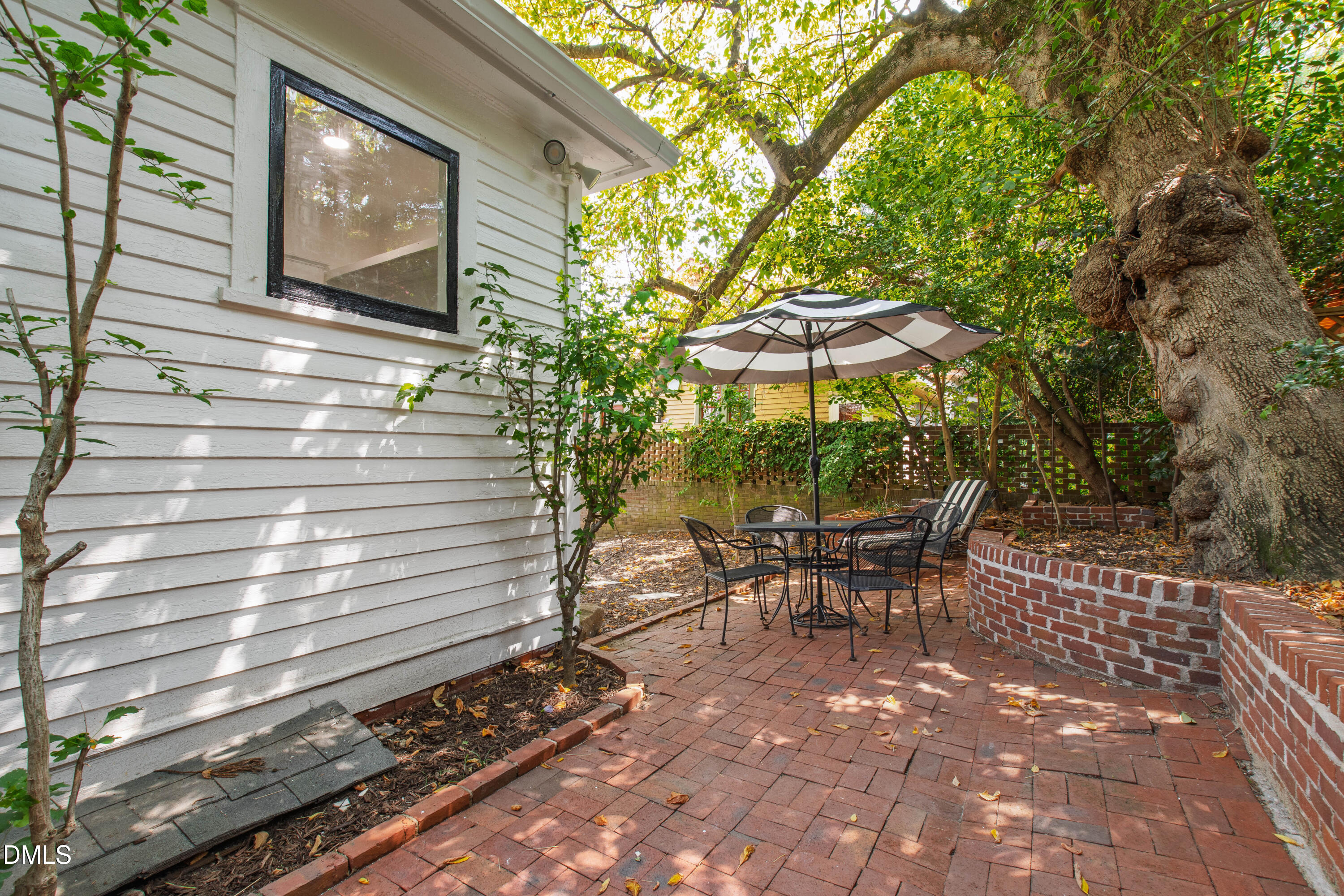 320 E Jones Street Property Photo 59
