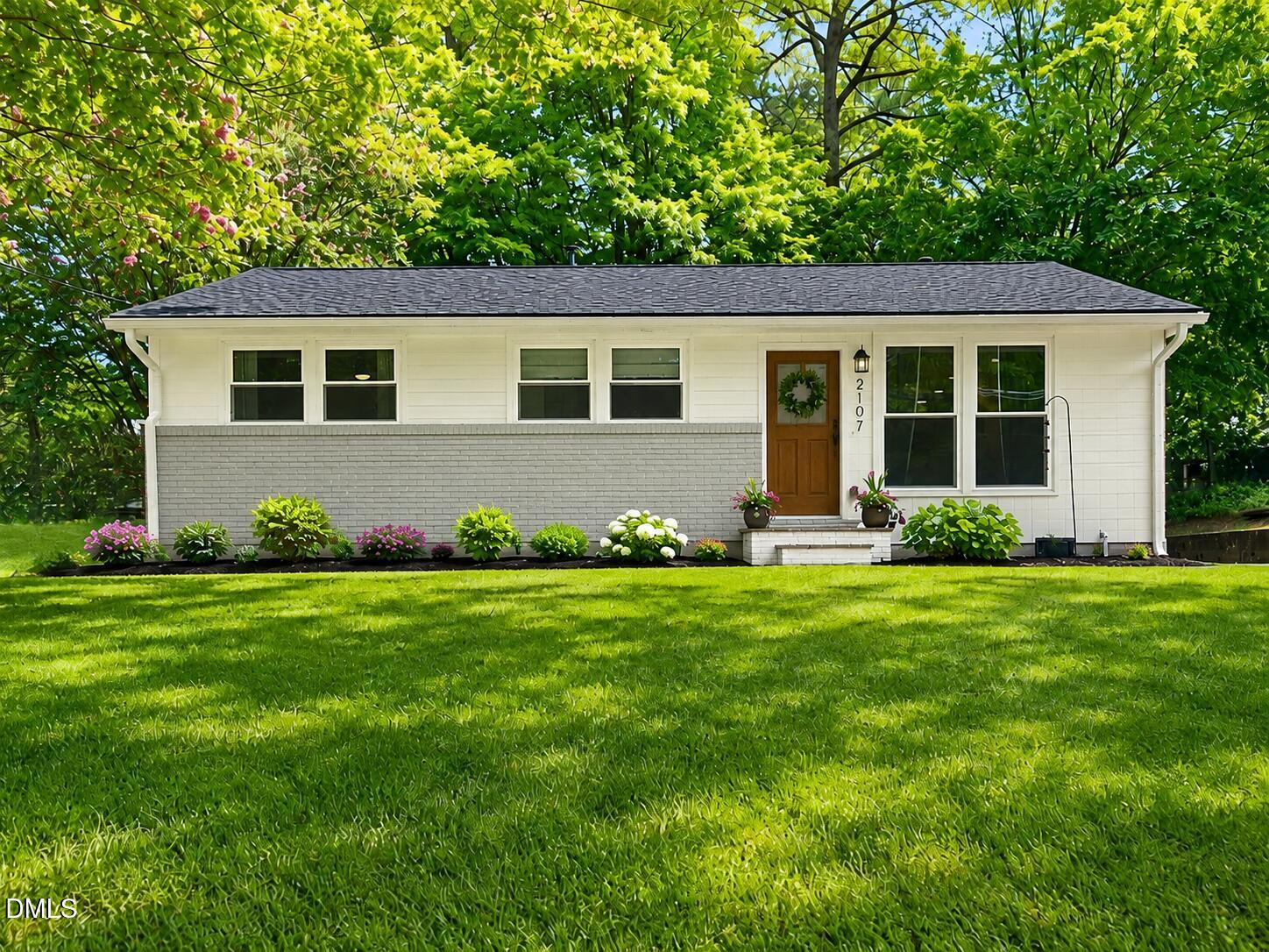 2107 Dandridge Drive Property Photo 1