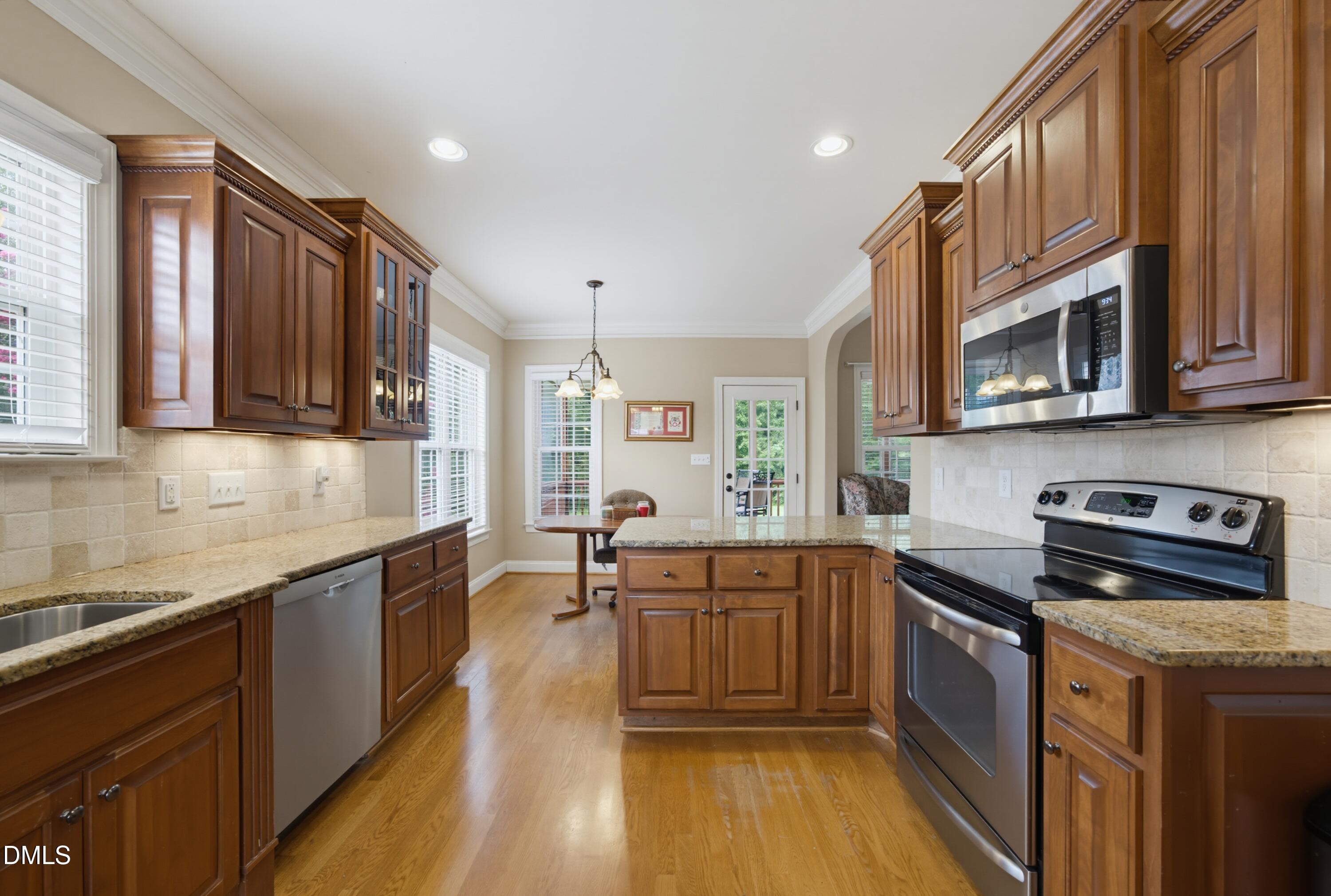 84 Elmhurst Lane Property Photo 10