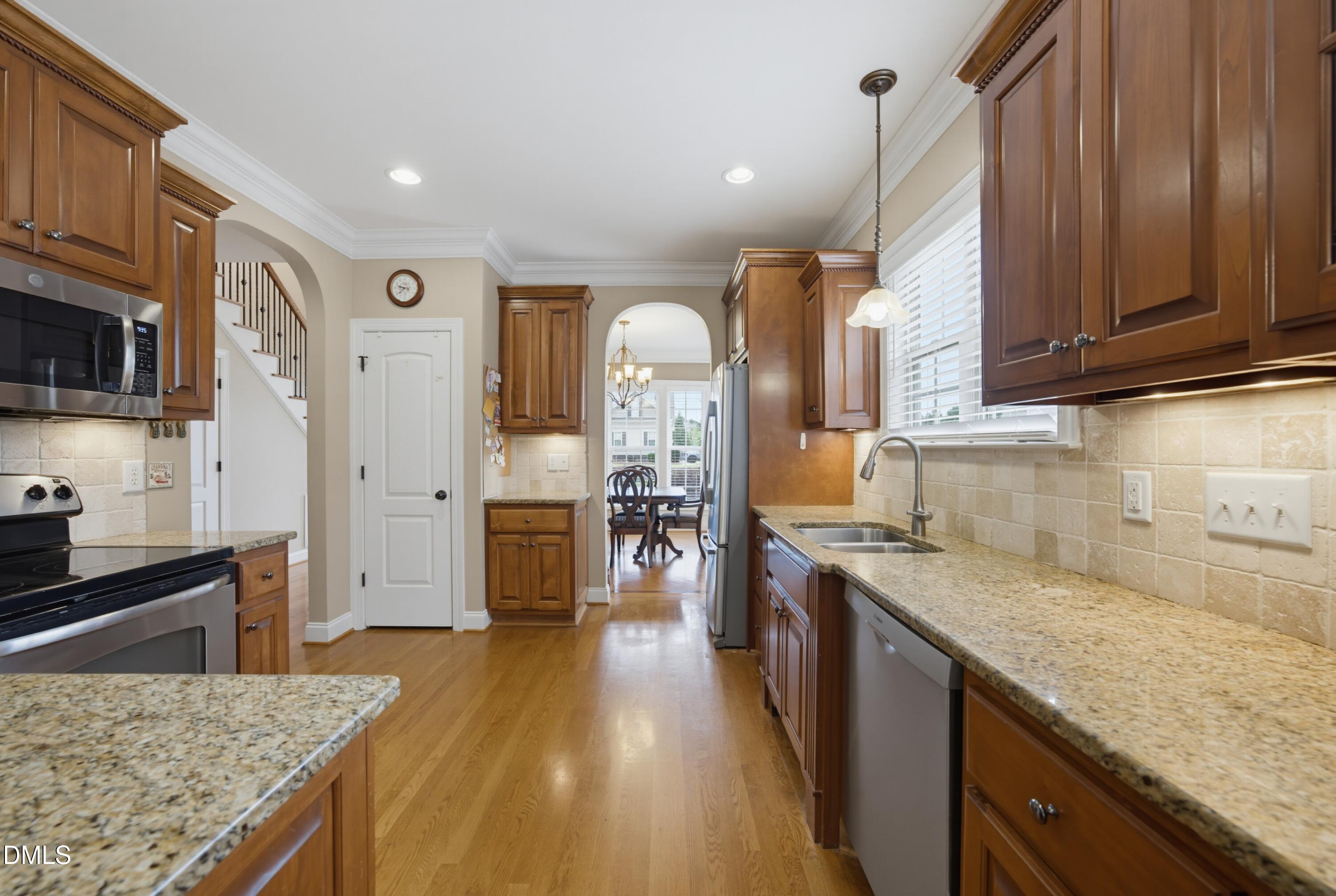 84 Elmhurst Lane Property Photo 13