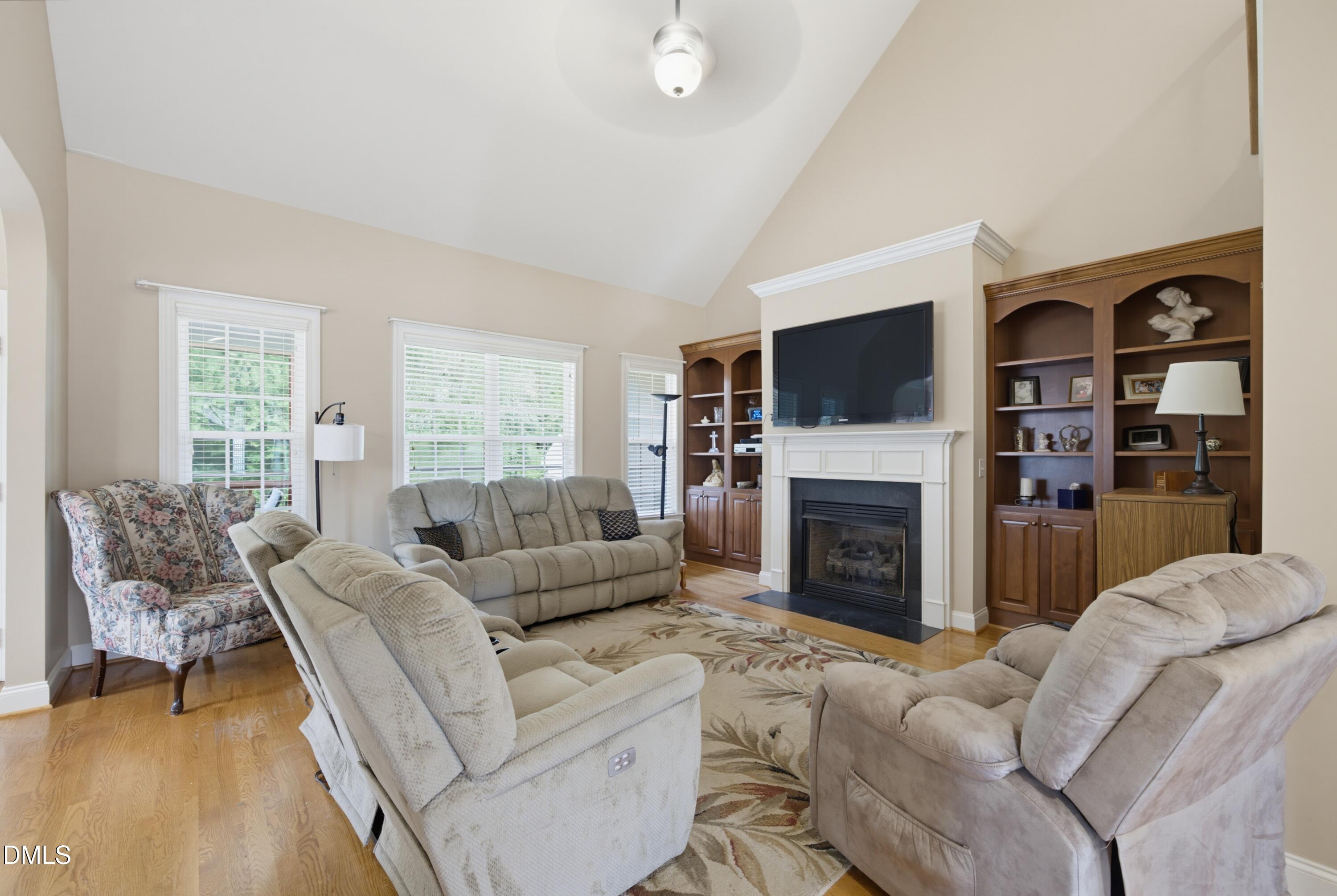 84 Elmhurst Lane Property Photo 17