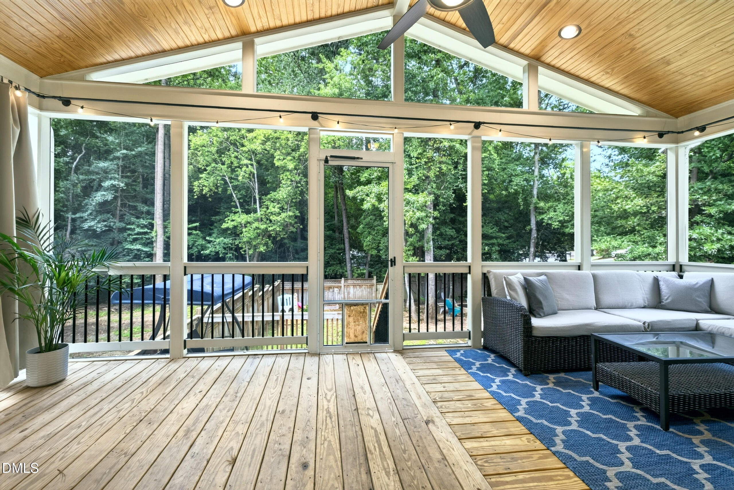 441 Marsh Landing Drive Property Photo 2