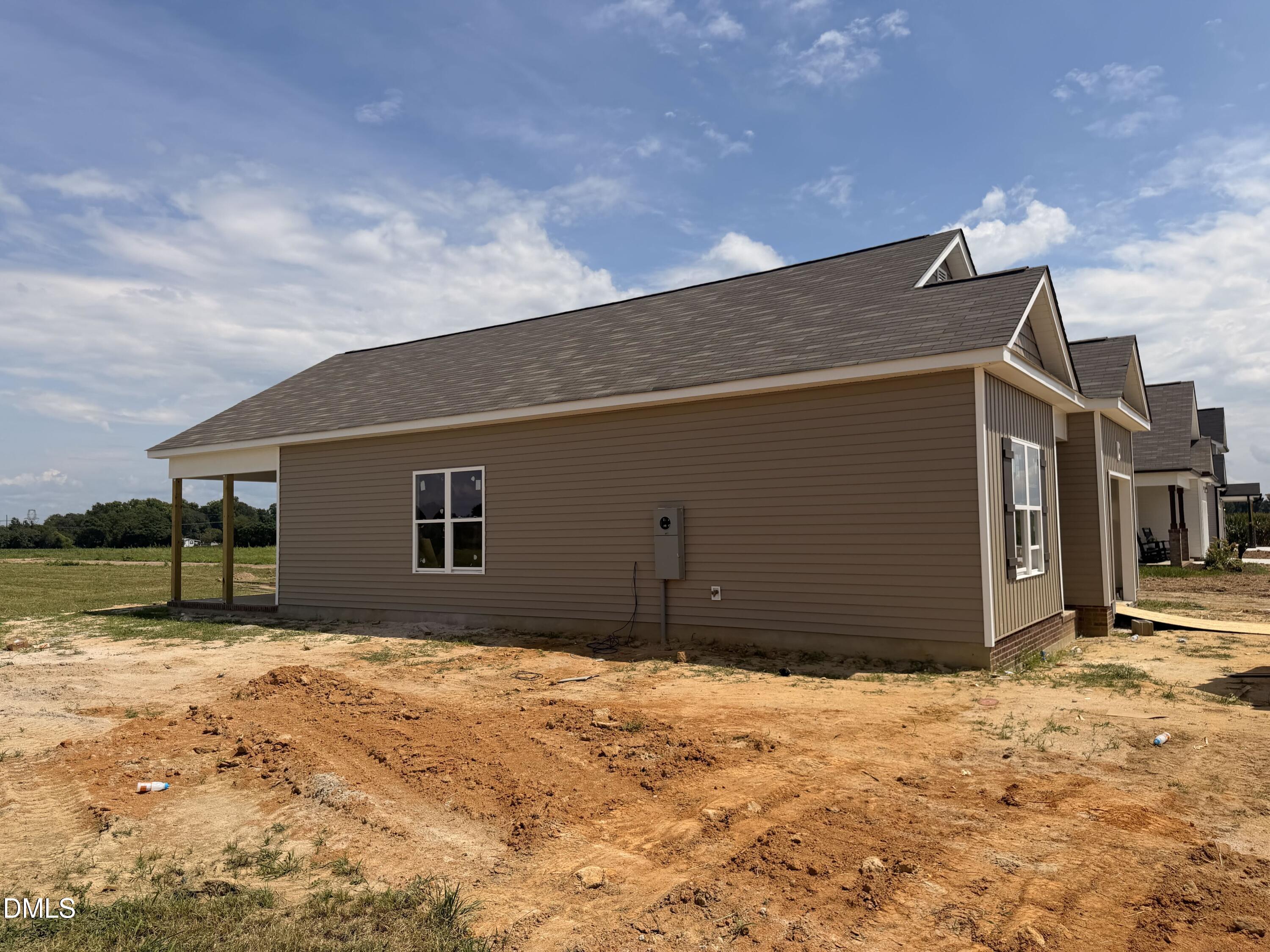 121 Longfield Court Property Photo 3