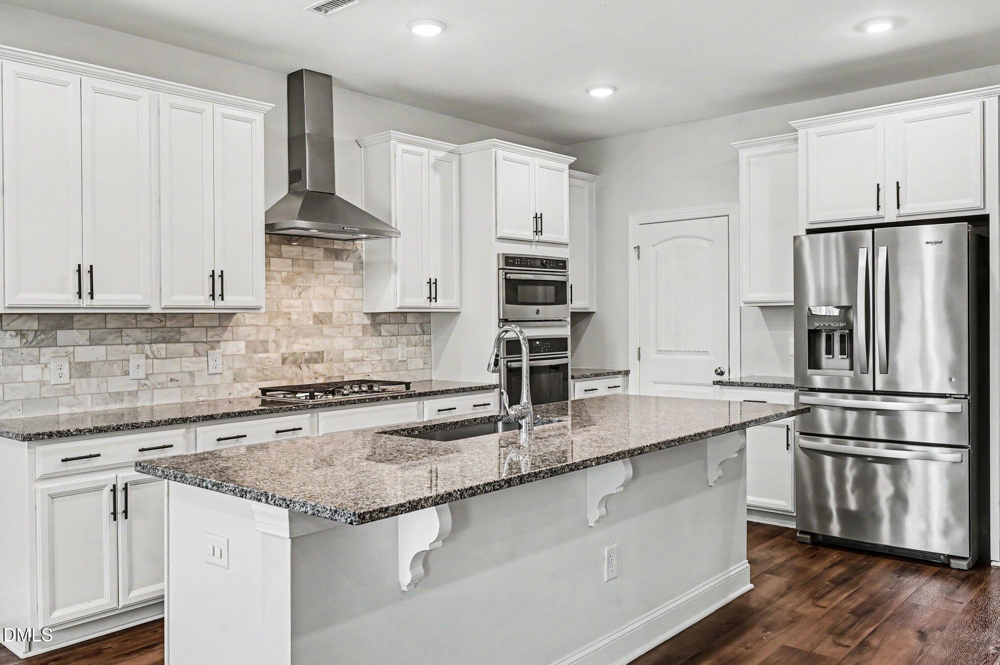 1015 Meadow Pond Drive Property Photo 8