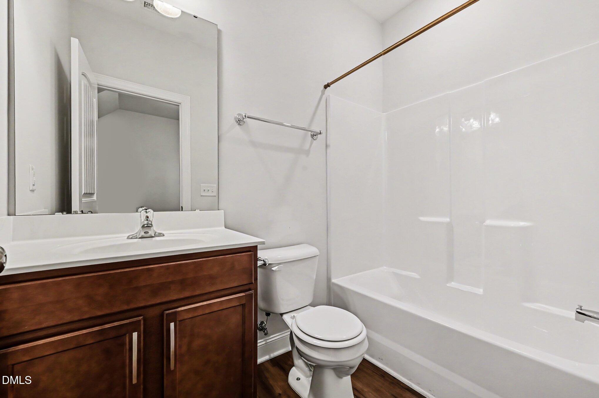 1015 Meadow Pond Drive Property Photo 14