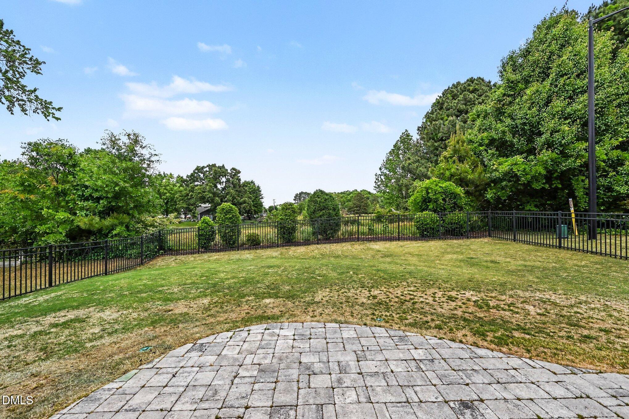 1015 Meadow Pond Drive Property Photo 26