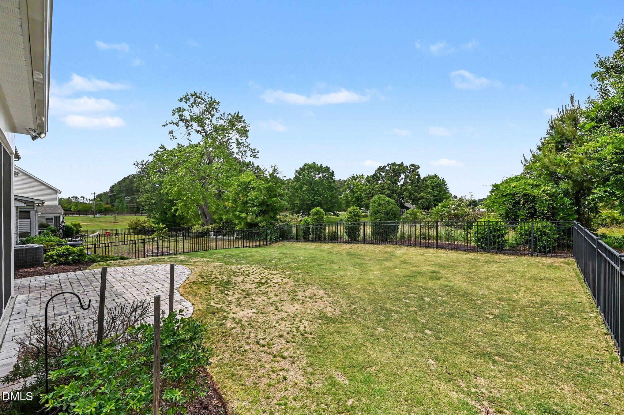 1015 Meadow Pond Drive Property Photo 27