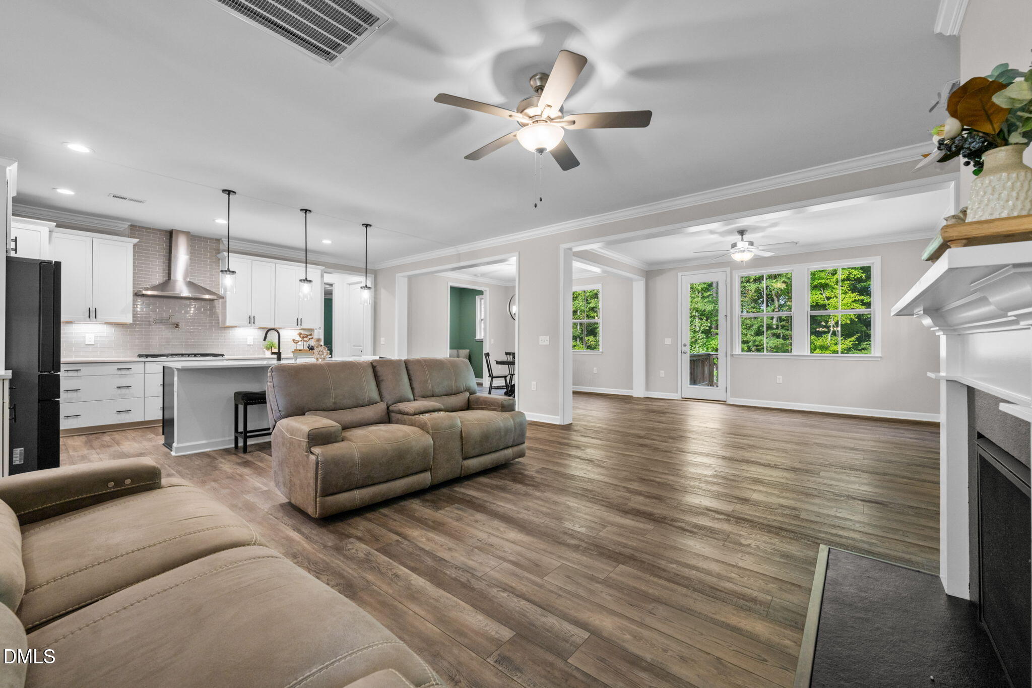 388 Bonaventure Drive Property Photo 3