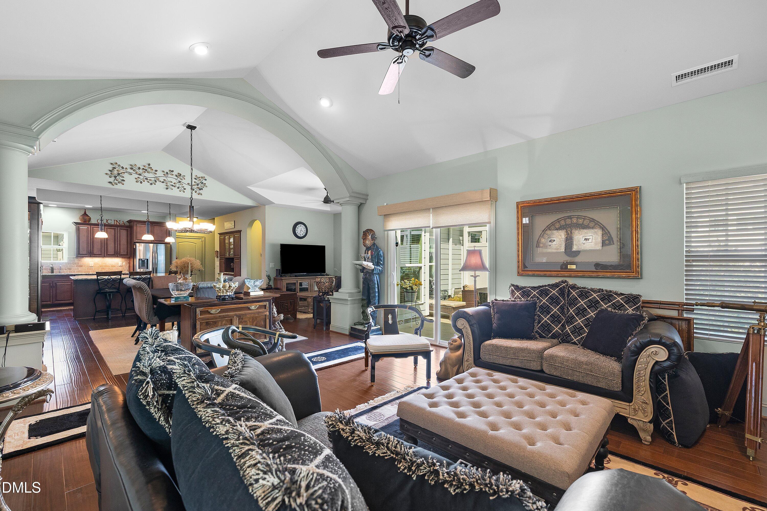 824 Blue Bird Lane Property Photo 12