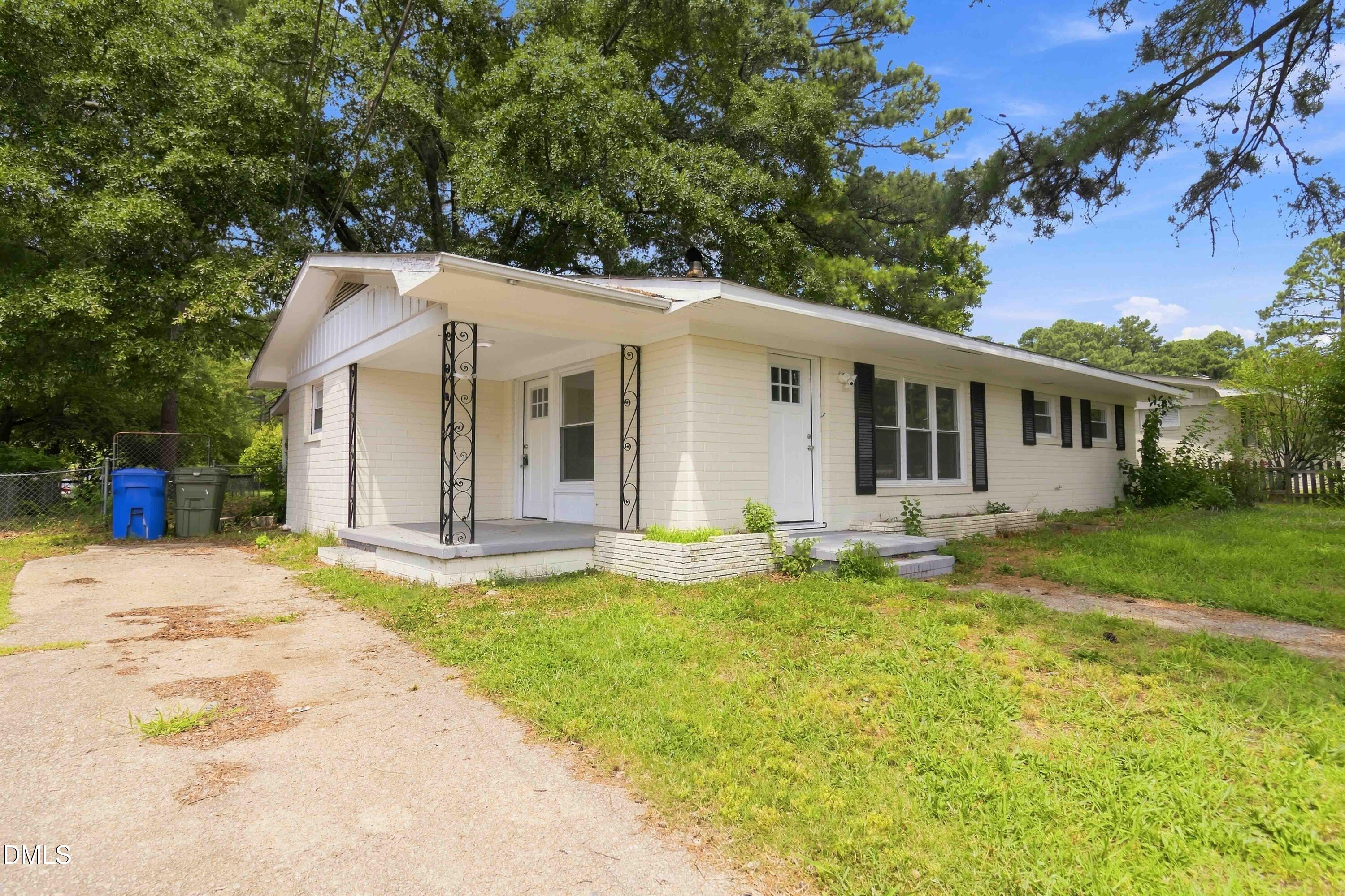 605 Sunnyside Lane W Property Photo 2