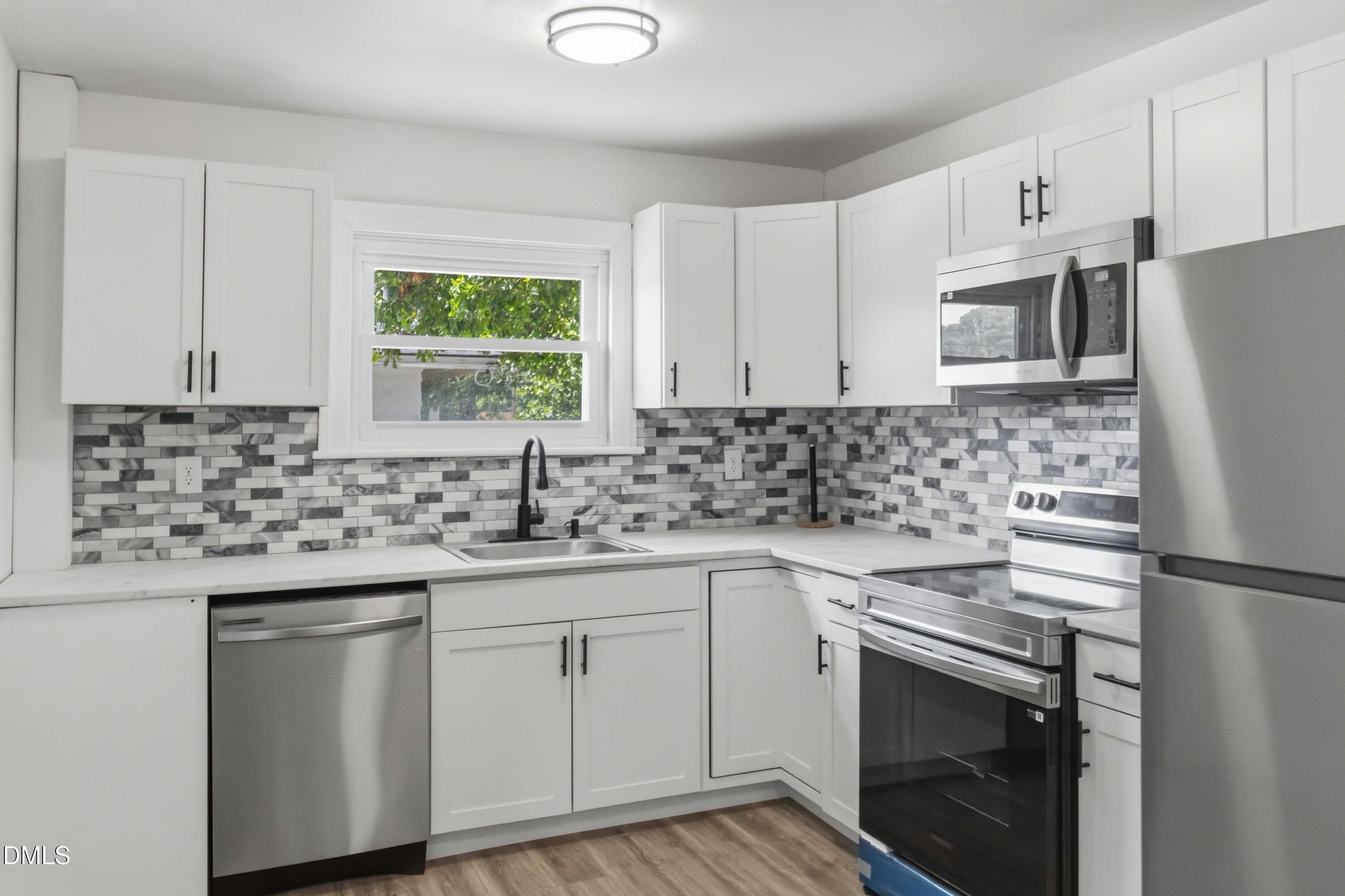 605 Sunnyside Lane W Property Photo 11