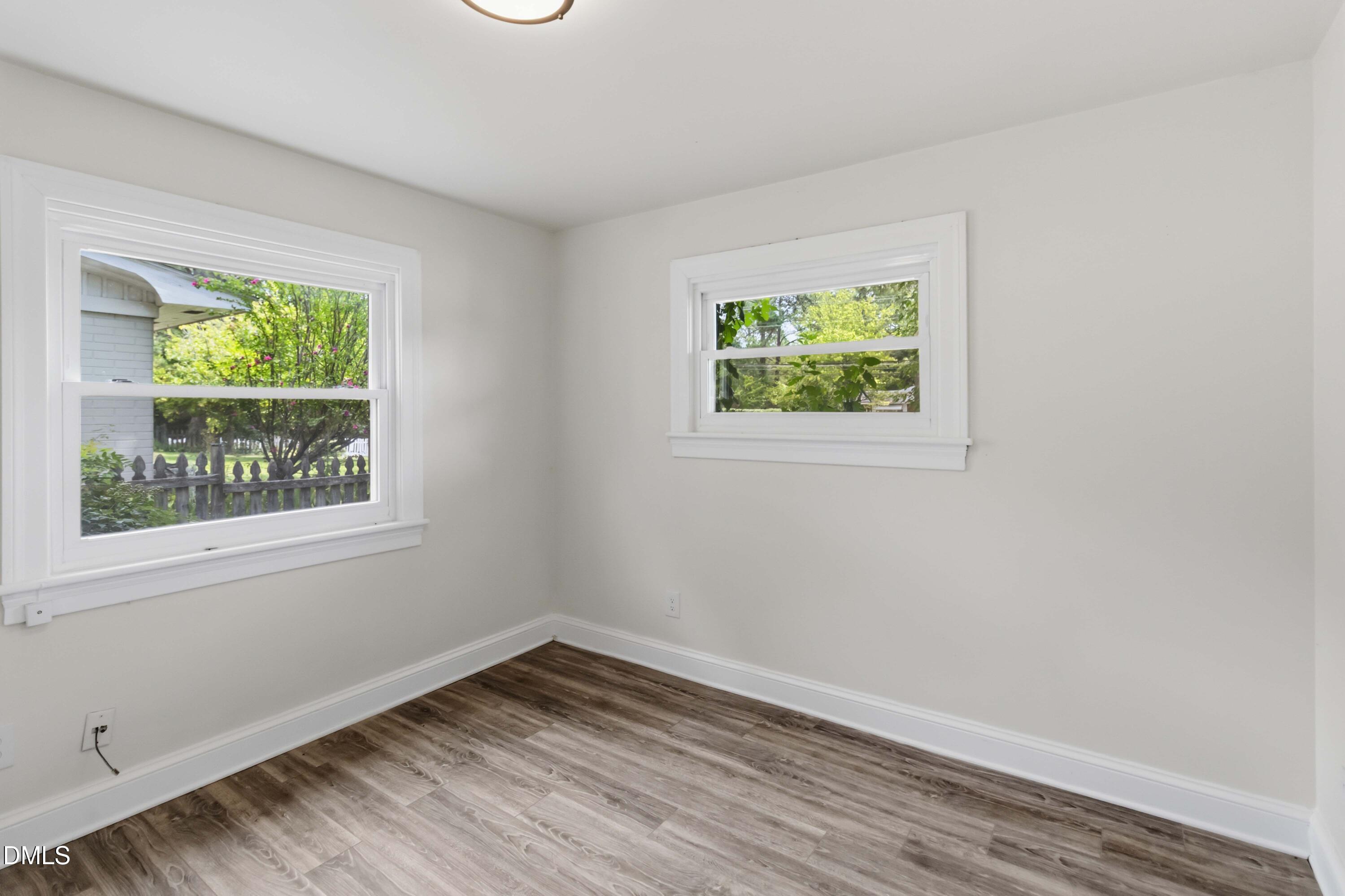 605 Sunnyside Lane W Property Photo 15