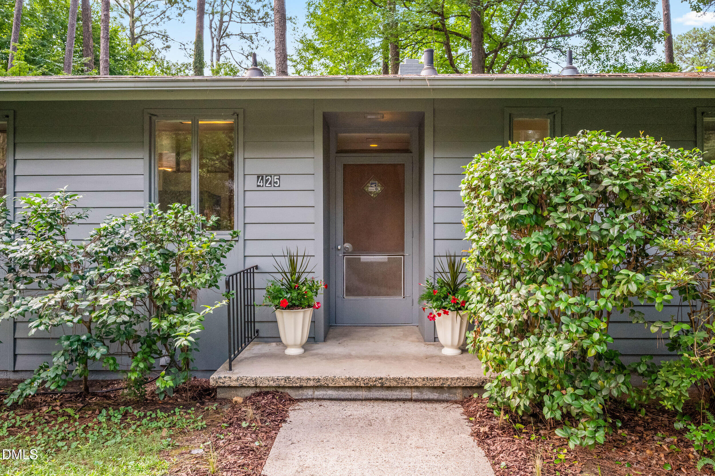 425 Brookside Drive Property Photo 1