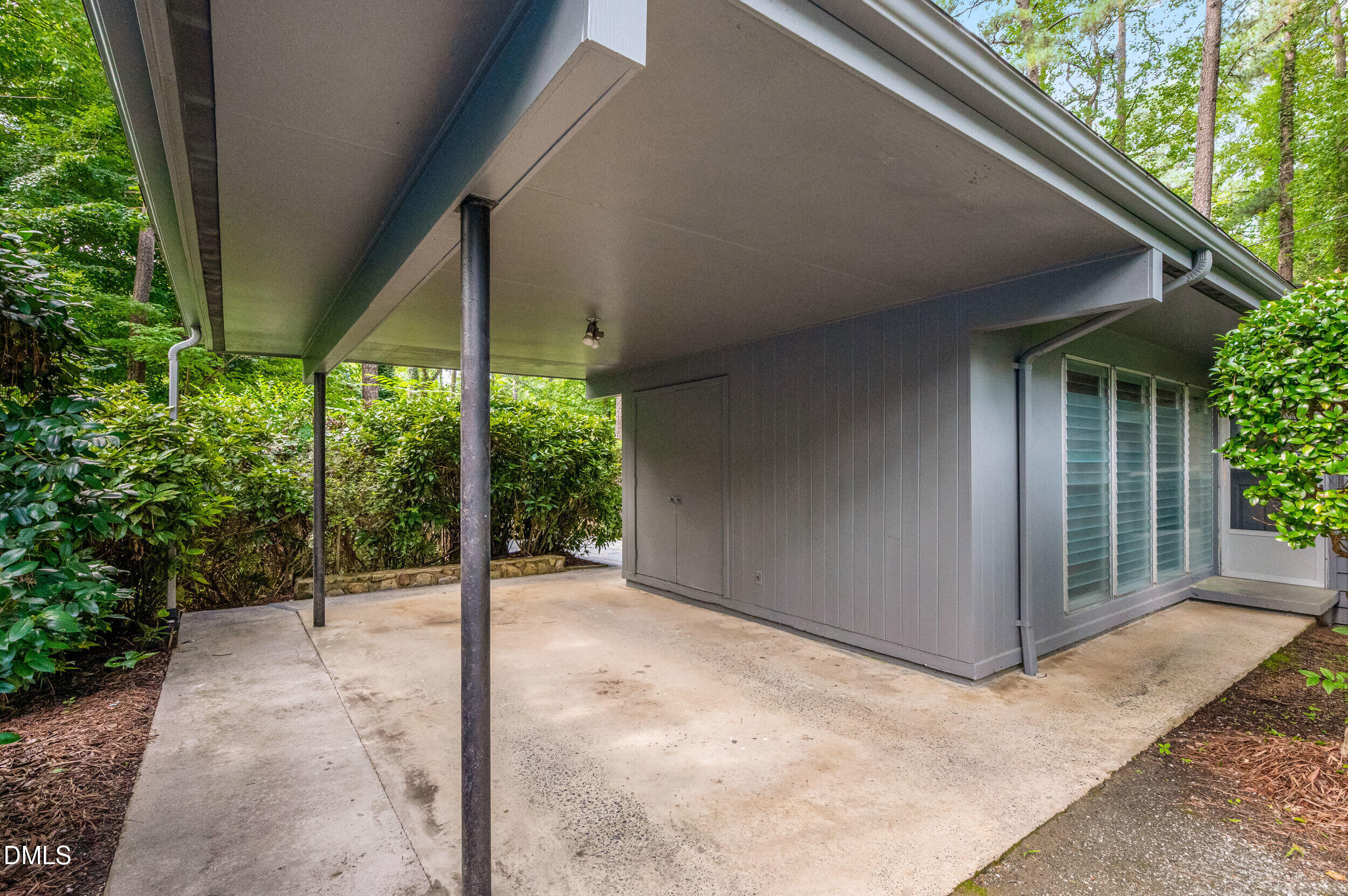 425 Brookside Drive Property Photo 3
