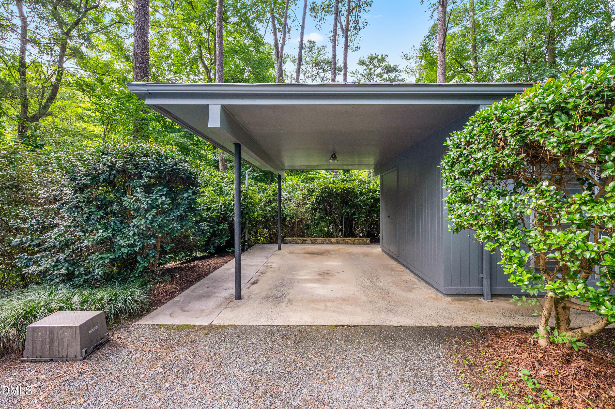 425 Brookside Drive Property Photo 4