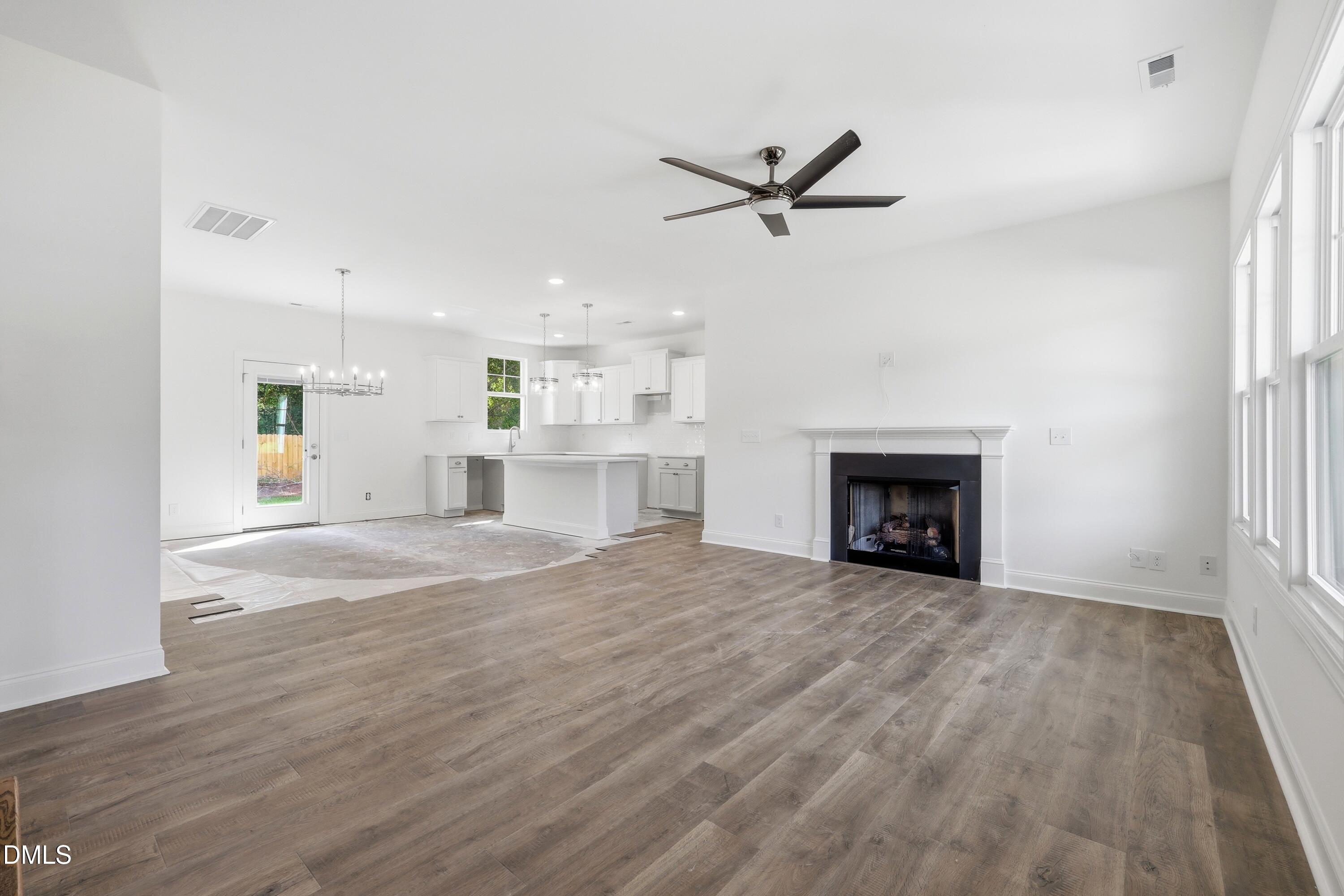 228 Telluride Court Property Photo 8