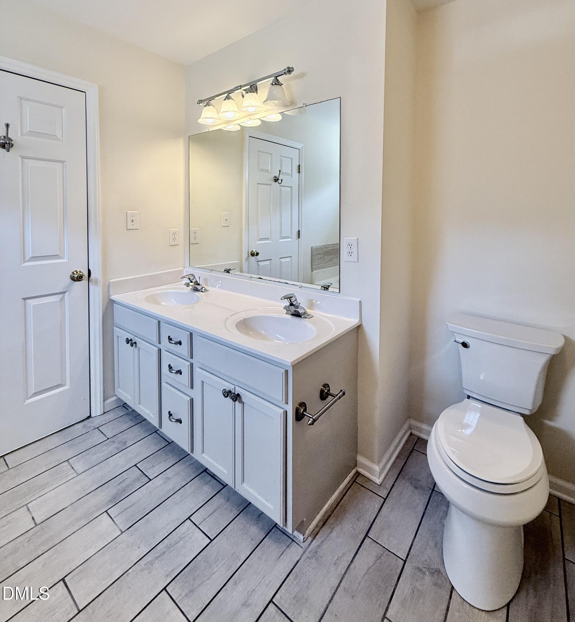 2729 E Shoreham Street Property Photo 40