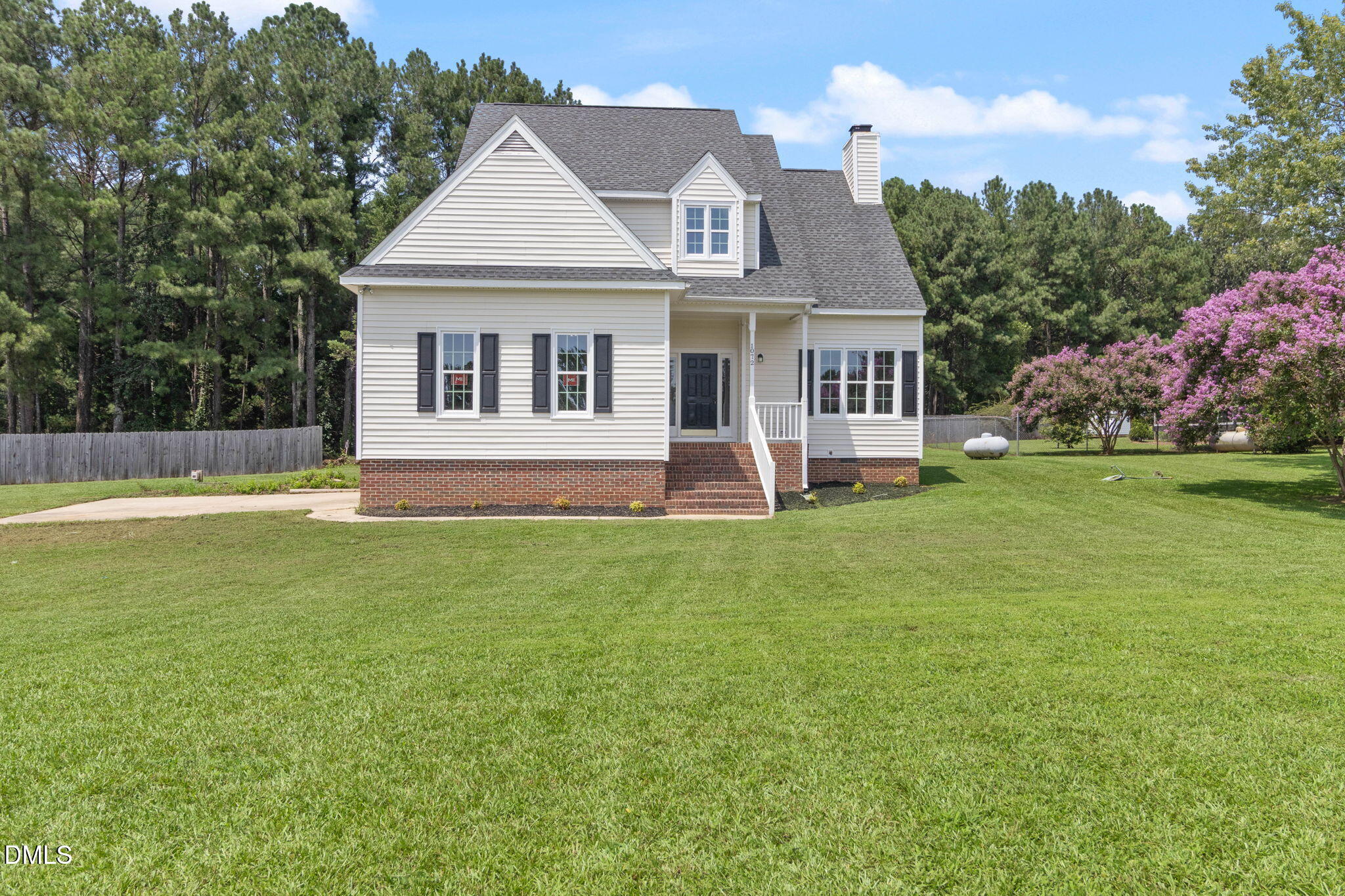 1072 Loop Road Property Photo 1