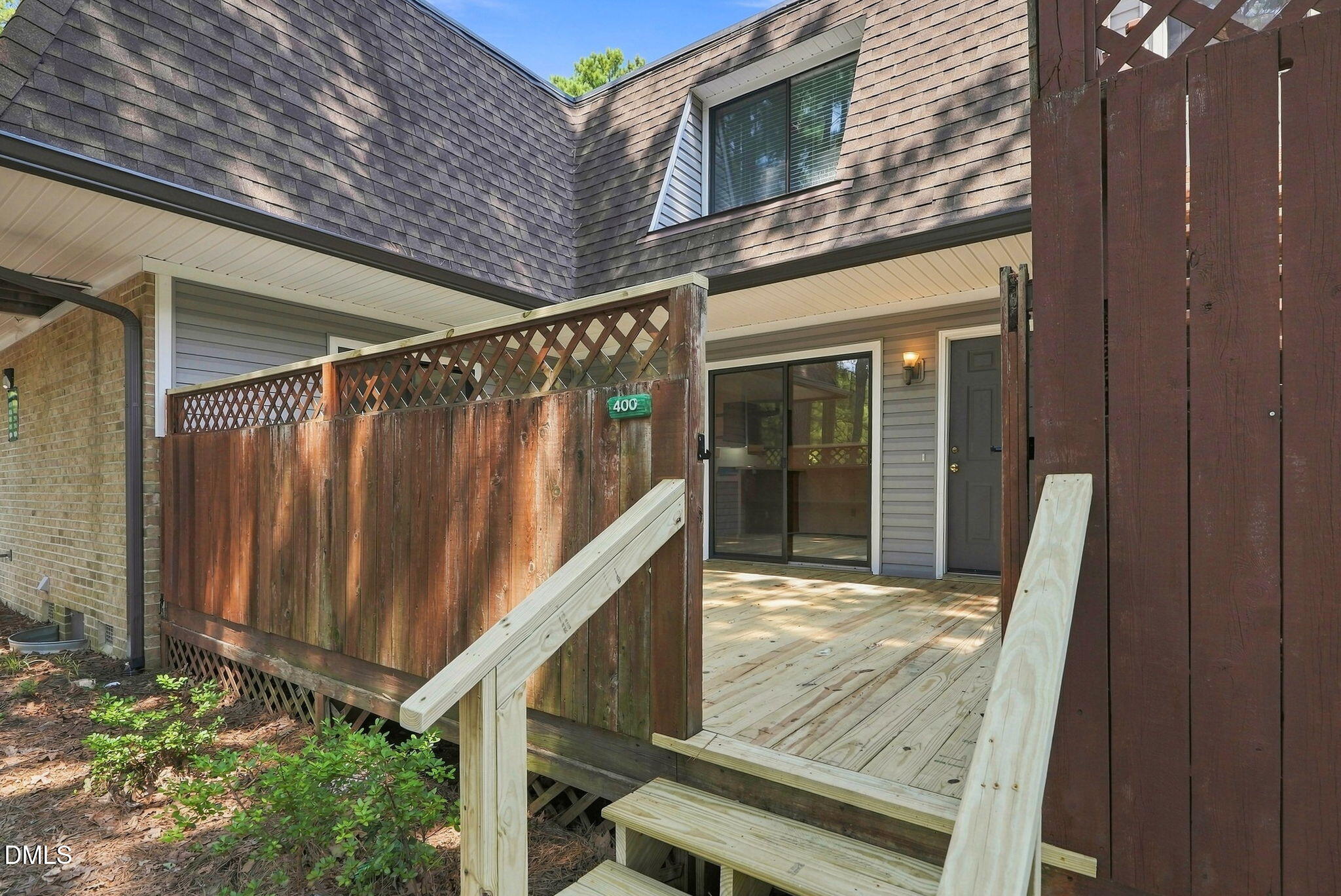 400 Summerwalk Circle Property Photo 2