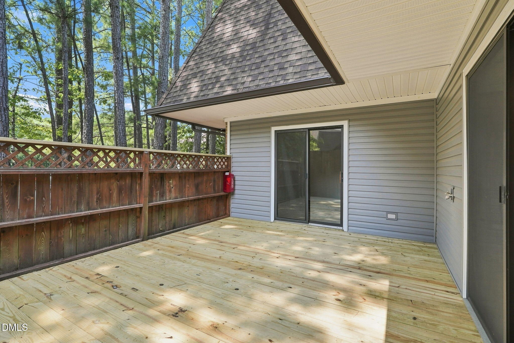 400 Summerwalk Circle Property Photo 5