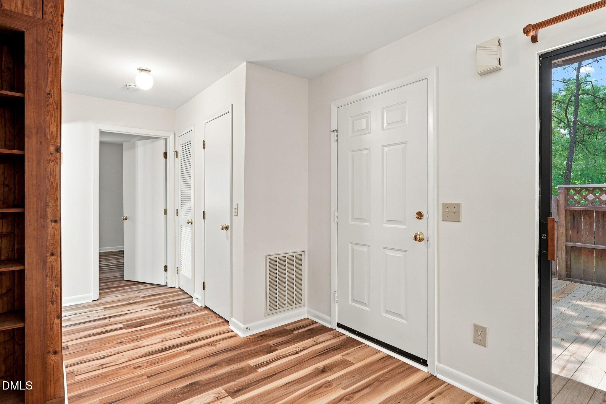 400 Summerwalk Circle Property Photo 8
