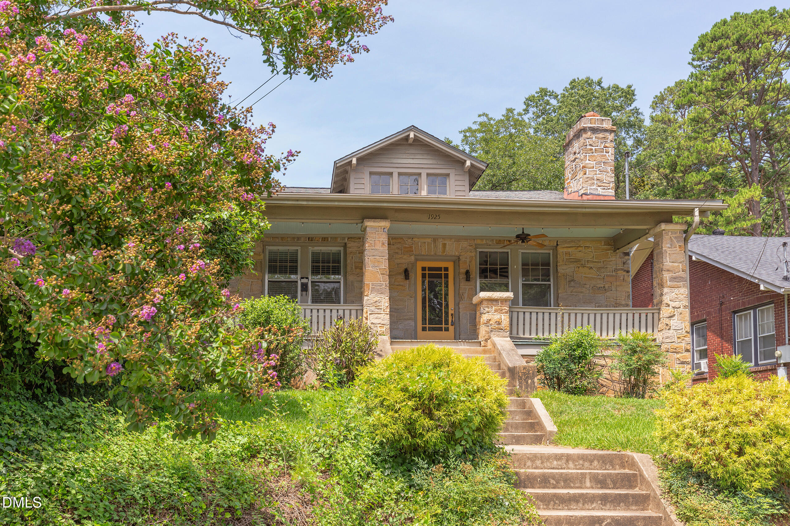 1925 Alexander Road Property Photo 1