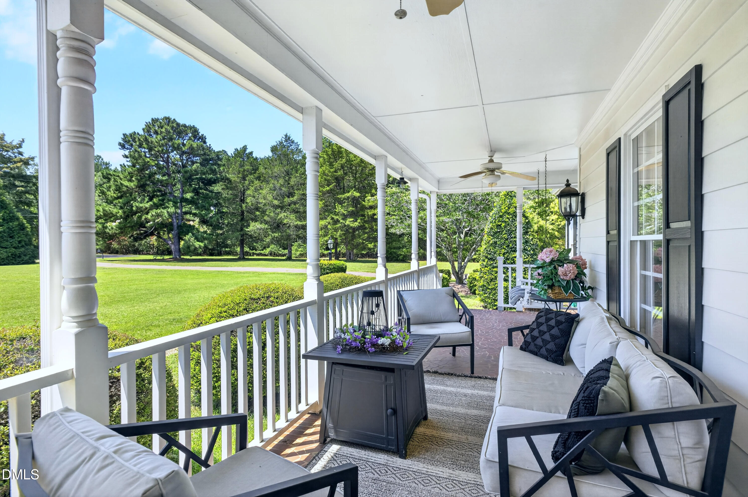 606 Country Lane Property Photo 11