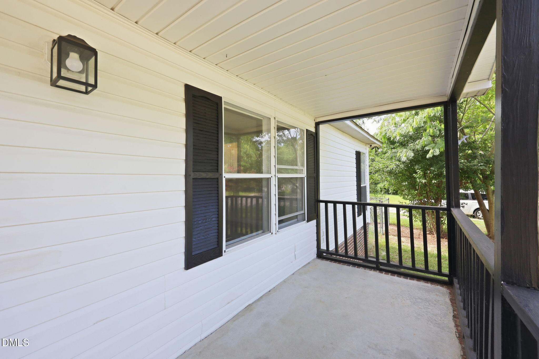 135 Virginia Lane Property Photo 4
