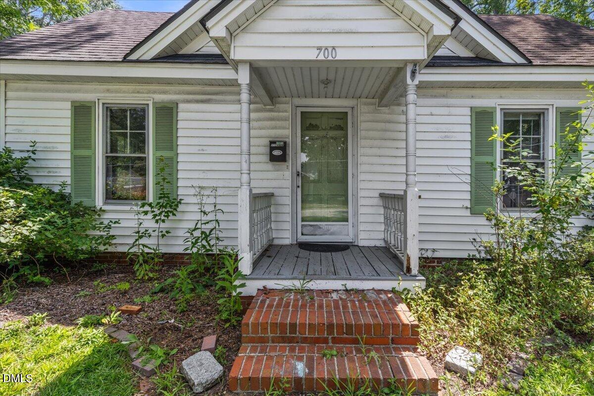 700 N Webb Street Property Photo 4