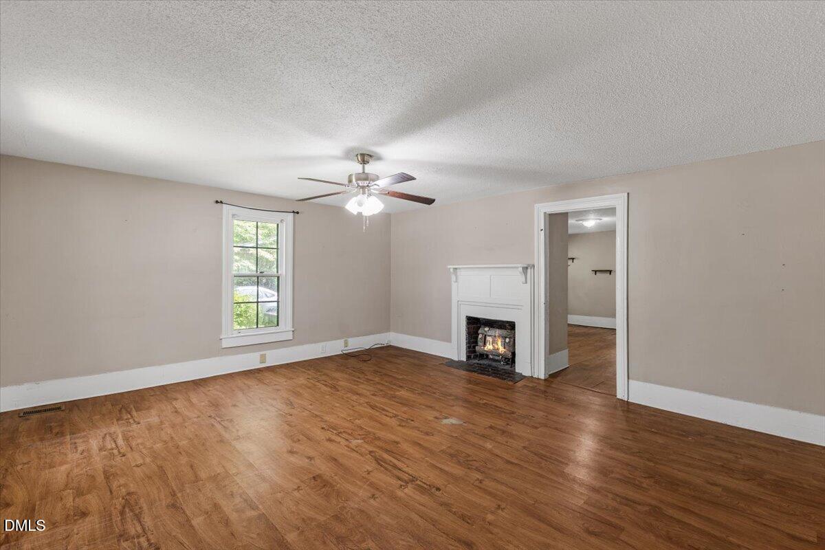 700 N Webb Street Property Photo 6