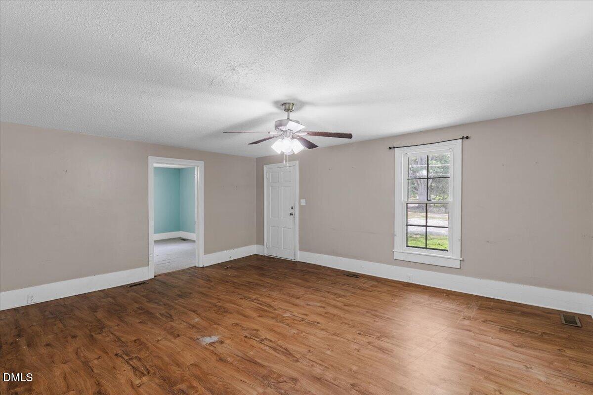 700 N Webb Street Property Photo 8