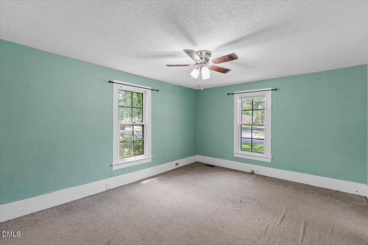 700 N Webb Street Property Photo 11