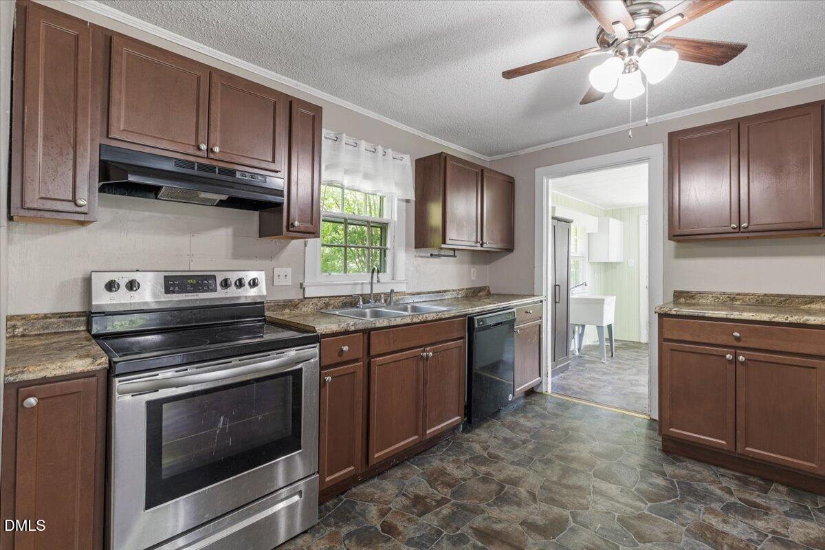 700 N Webb Street Property Photo 19