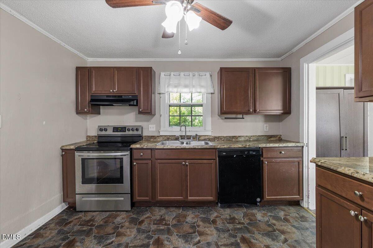 700 N Webb Street Property Photo 21