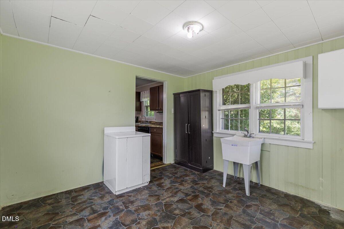 700 N Webb Street Property Photo 25