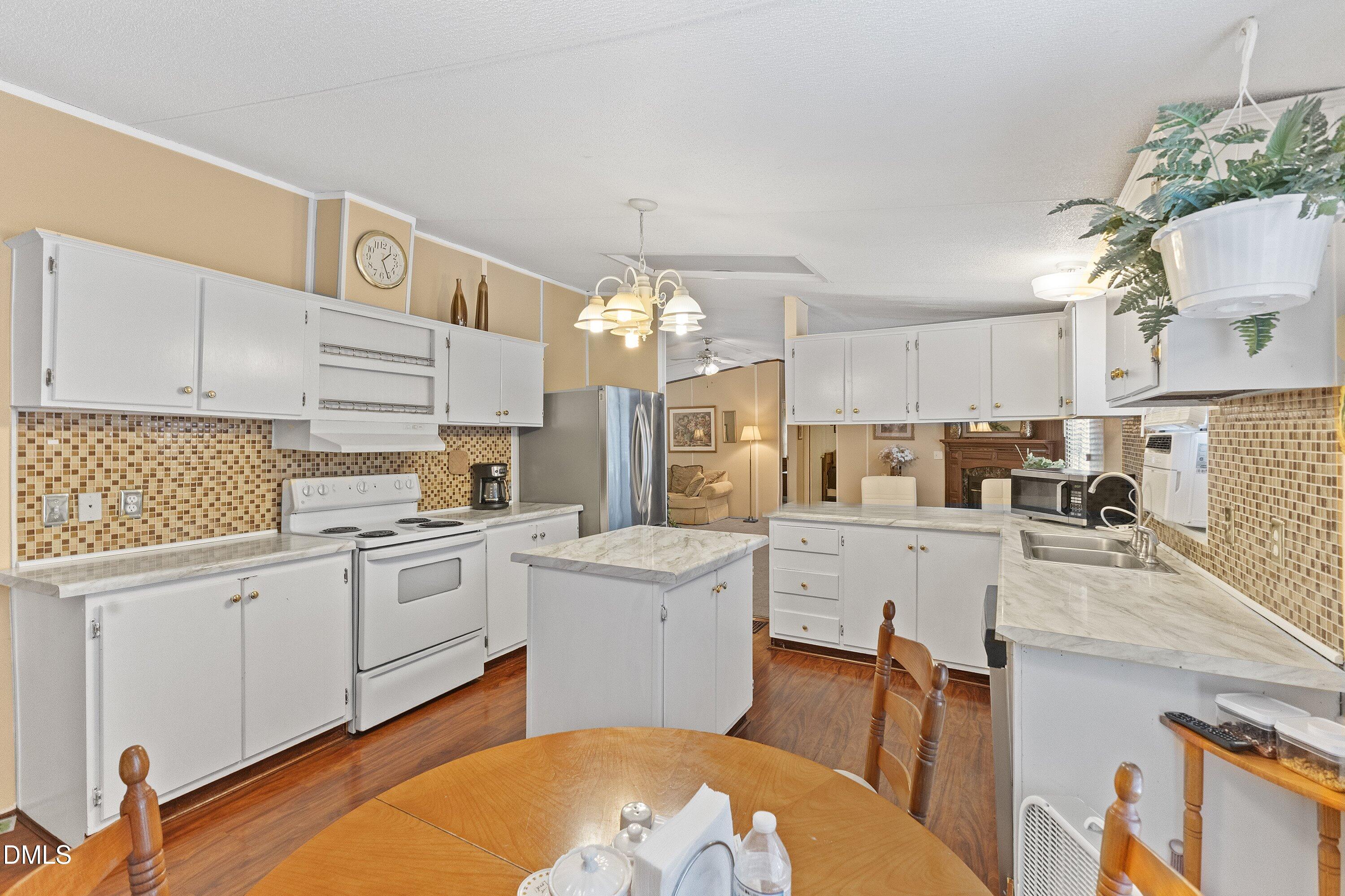 9007 Old Cascade Drive Property Photo 10