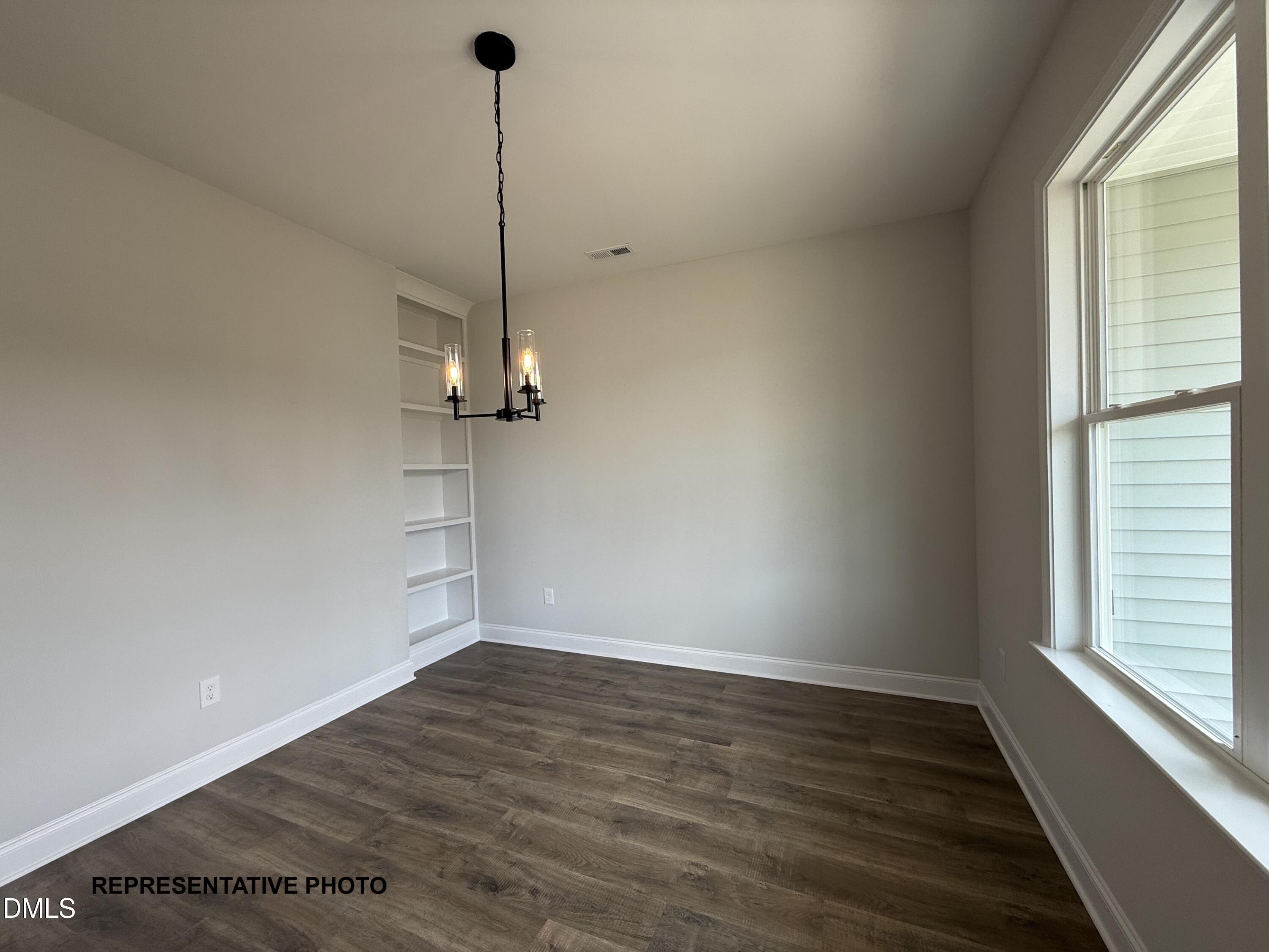 182 Cardovia Way Property Photo 7