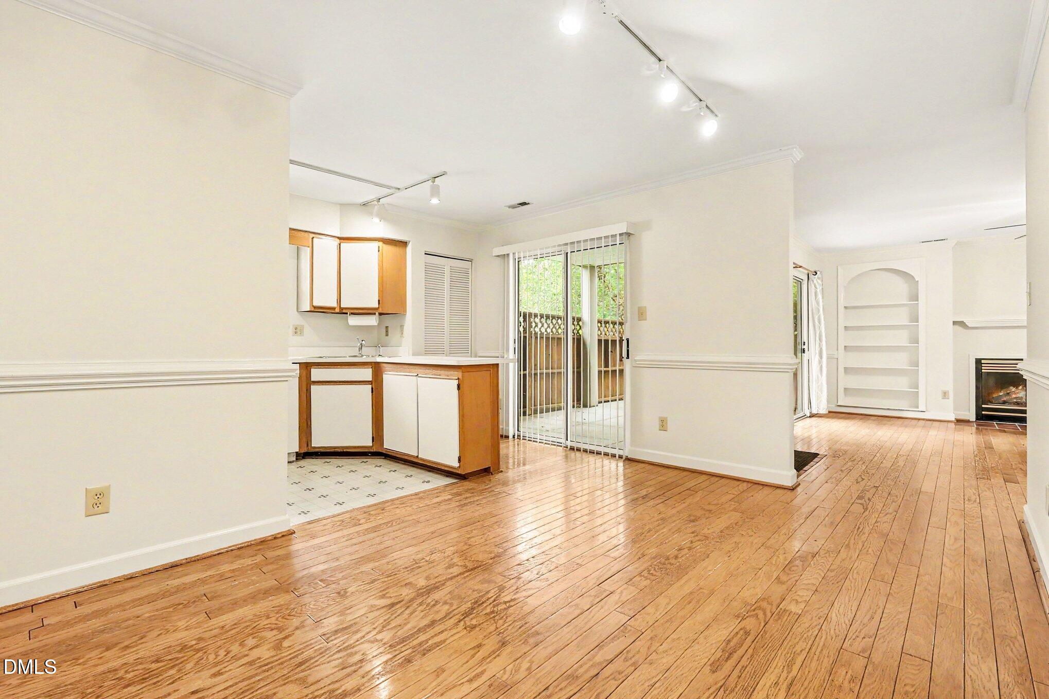 434 Summerwalk Circle Property Photo 6