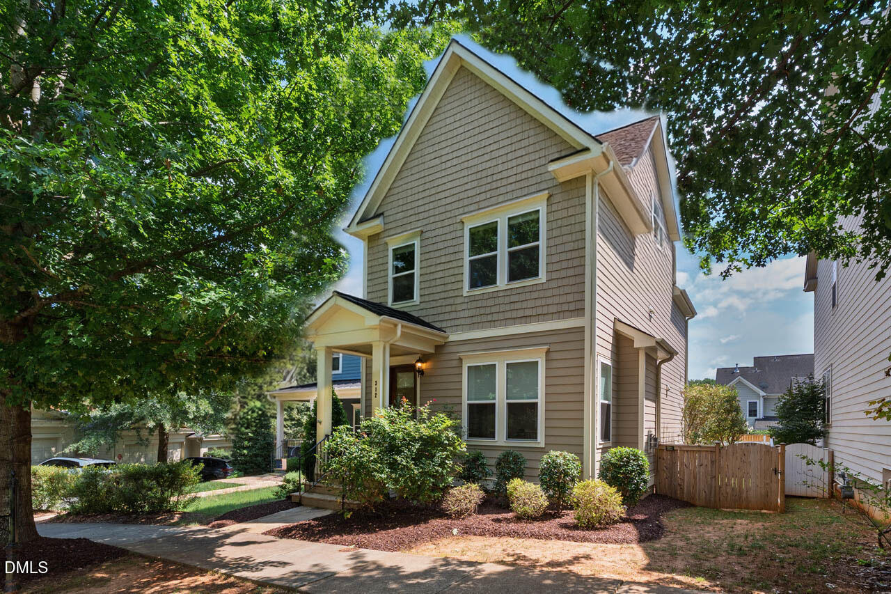 312 Della Street Property Photo 1