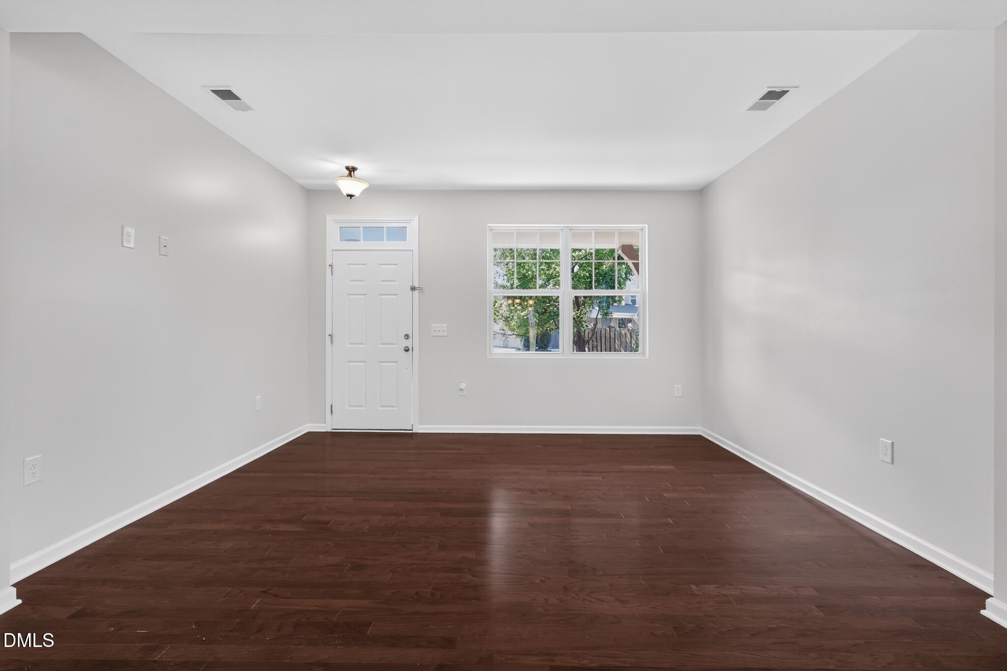 512 Stapleford Lane Property Photo 3
