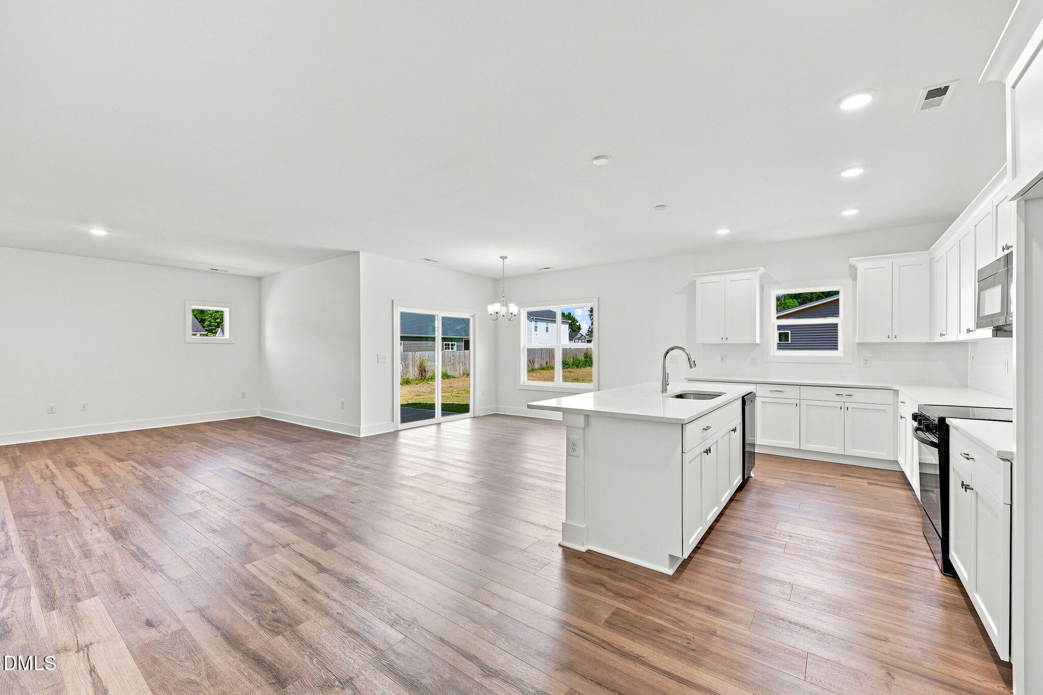 30 Loganberry Avenue Property Photo 8