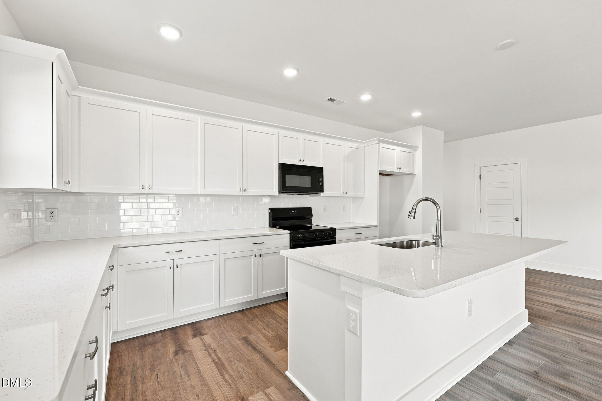 30 Loganberry Avenue Property Photo 11
