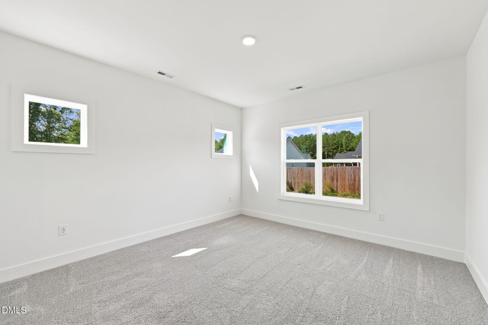 30 Loganberry Avenue Property Photo 27