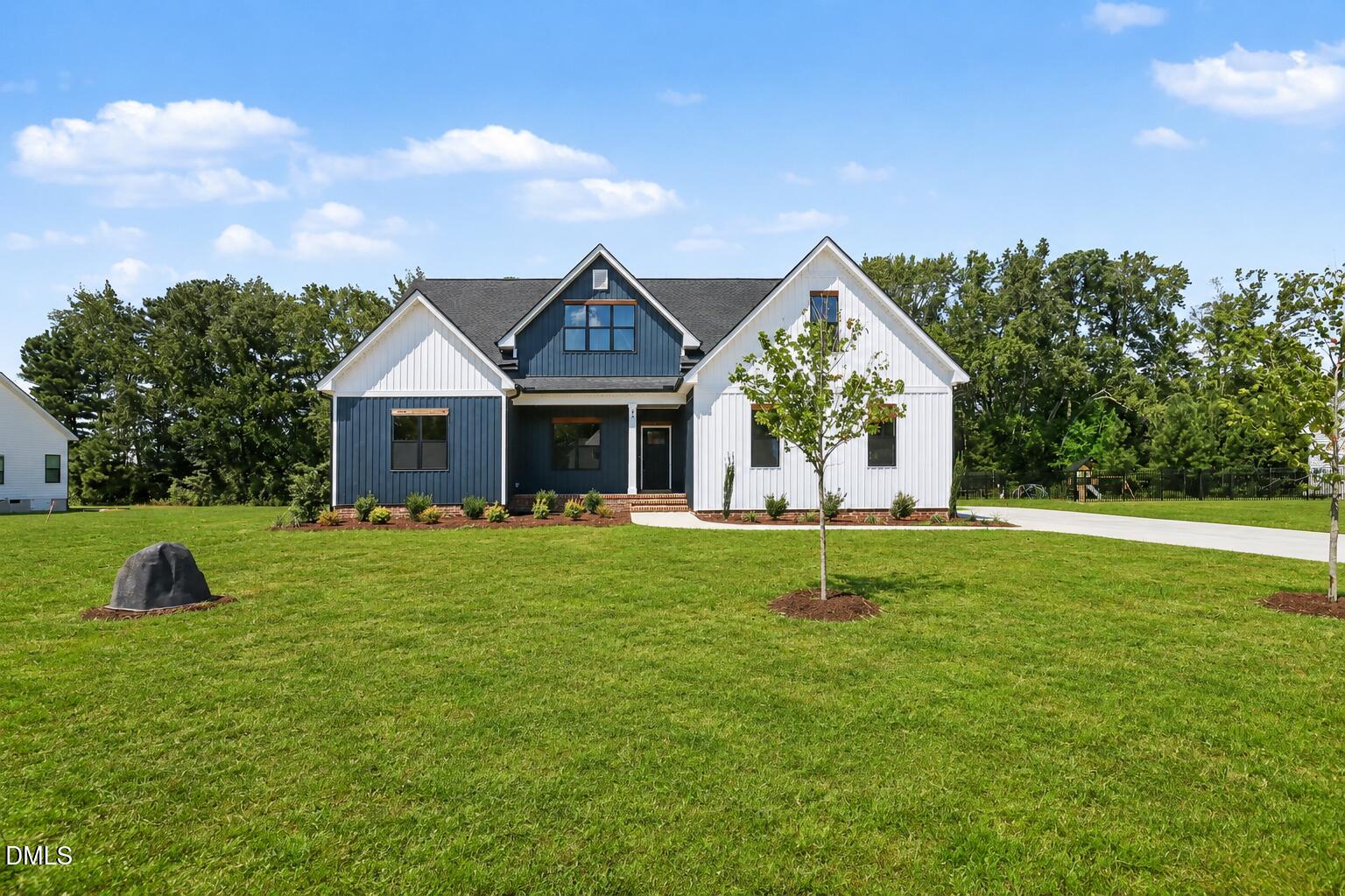 25 Uptown Court Property Photo 1