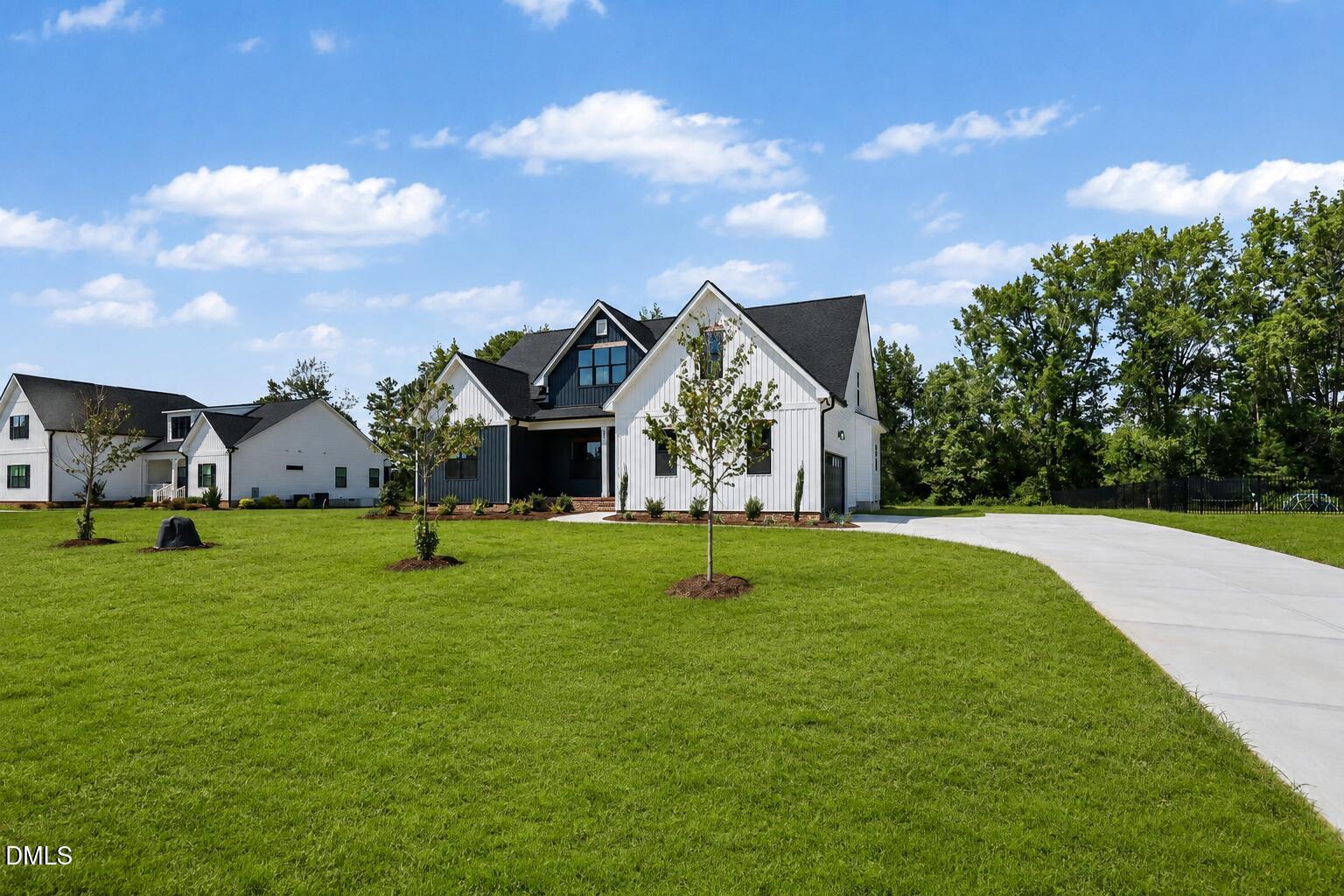 25 Uptown Court Property Photo 2