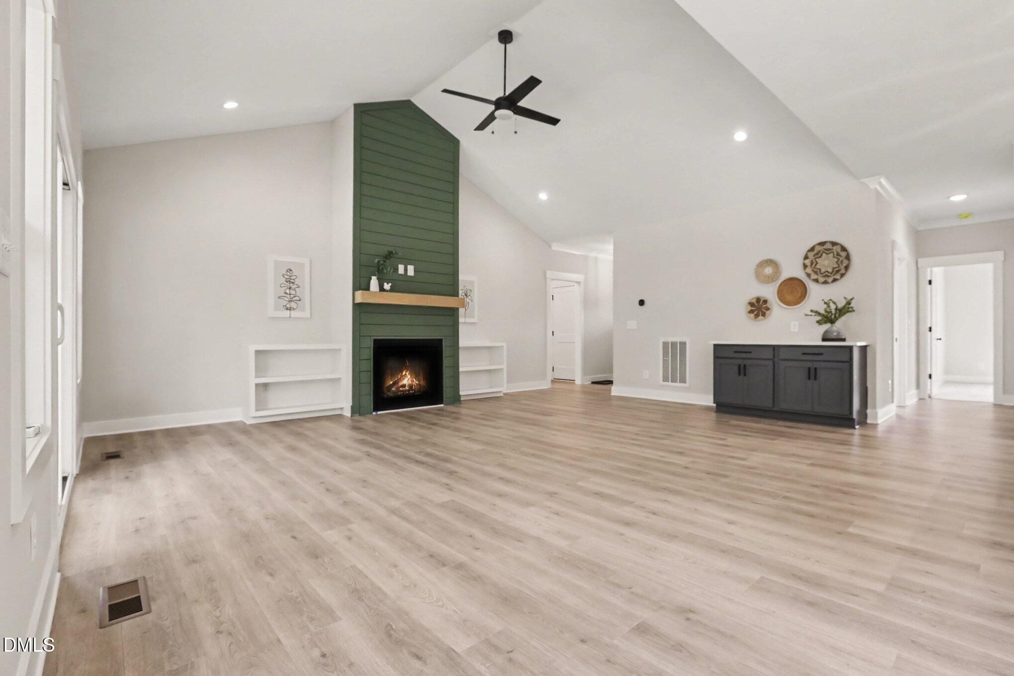 25 Uptown Court Property Photo 5