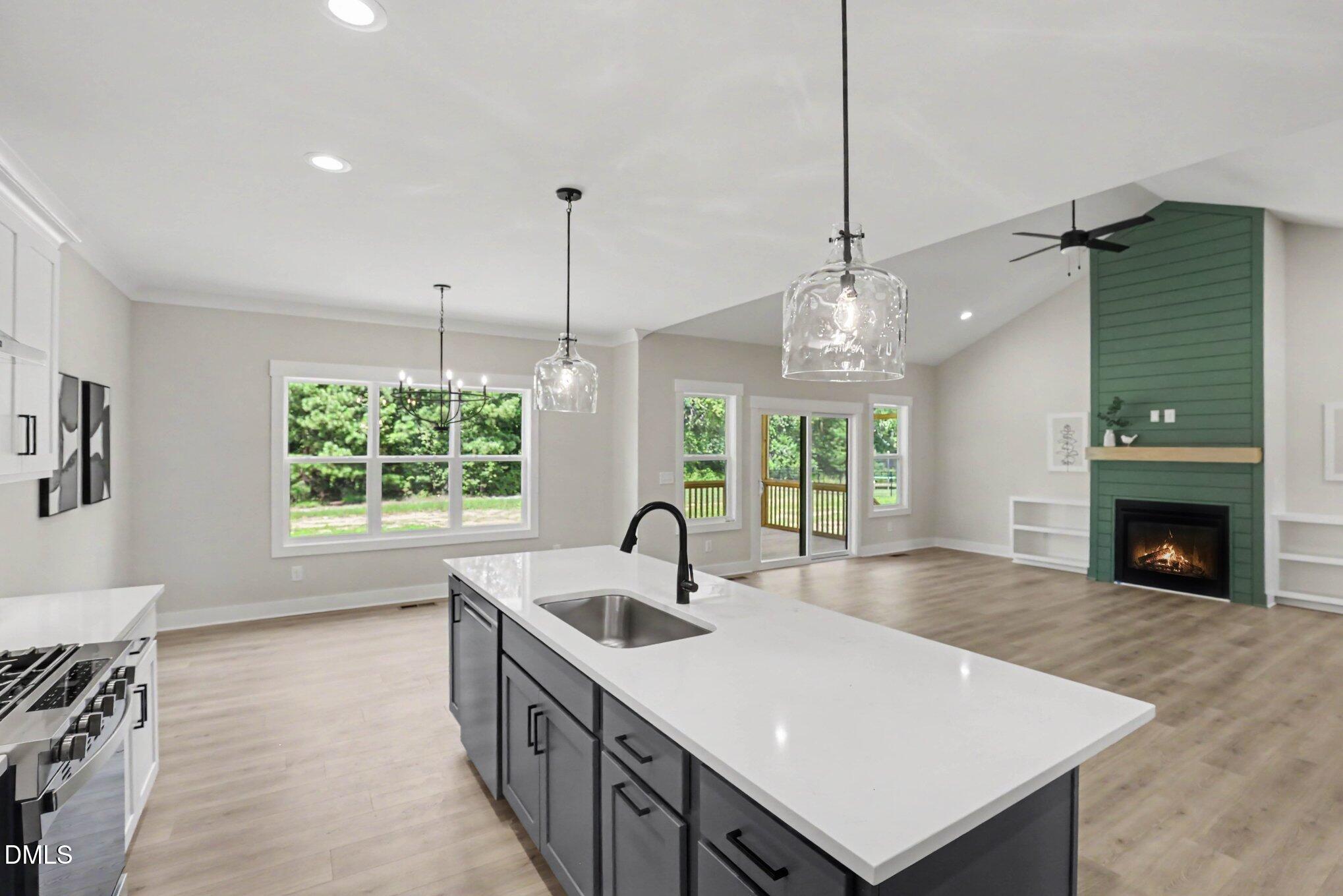 25 Uptown Court Property Photo 6